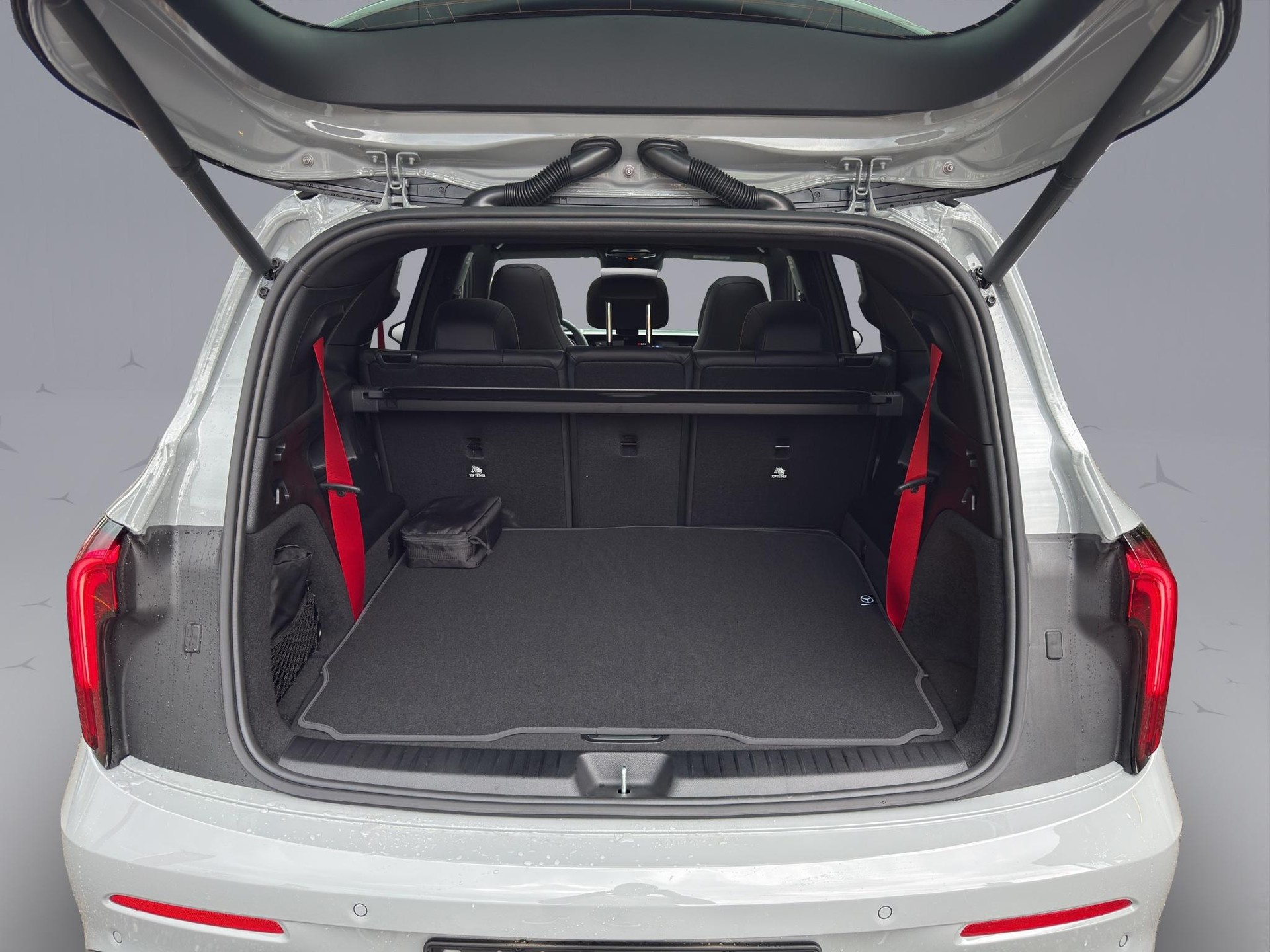 MERCEDES-BENZ GLB 220 4matic-image-17