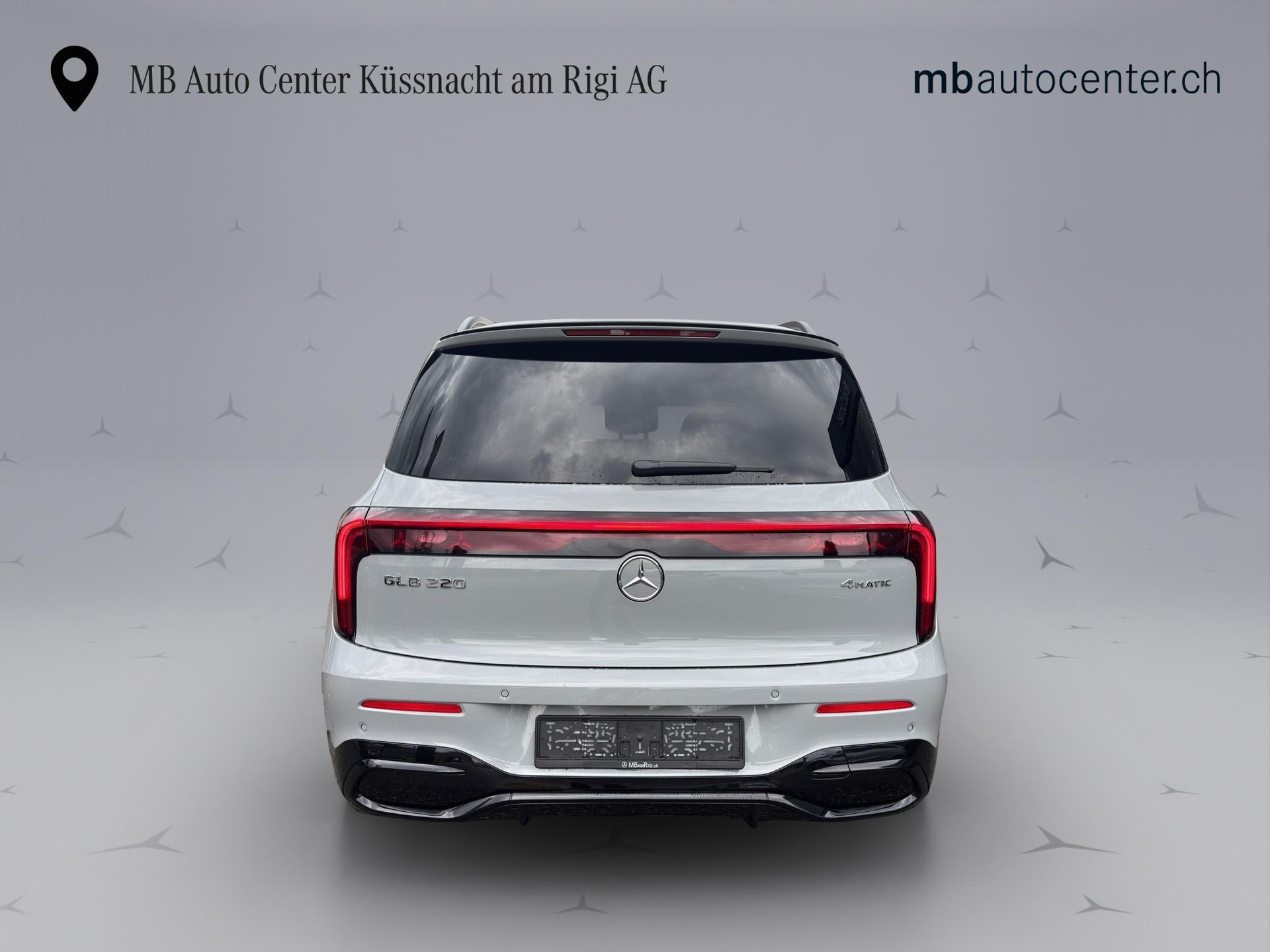 MERCEDES-BENZ GLB 220 4matic-image-4