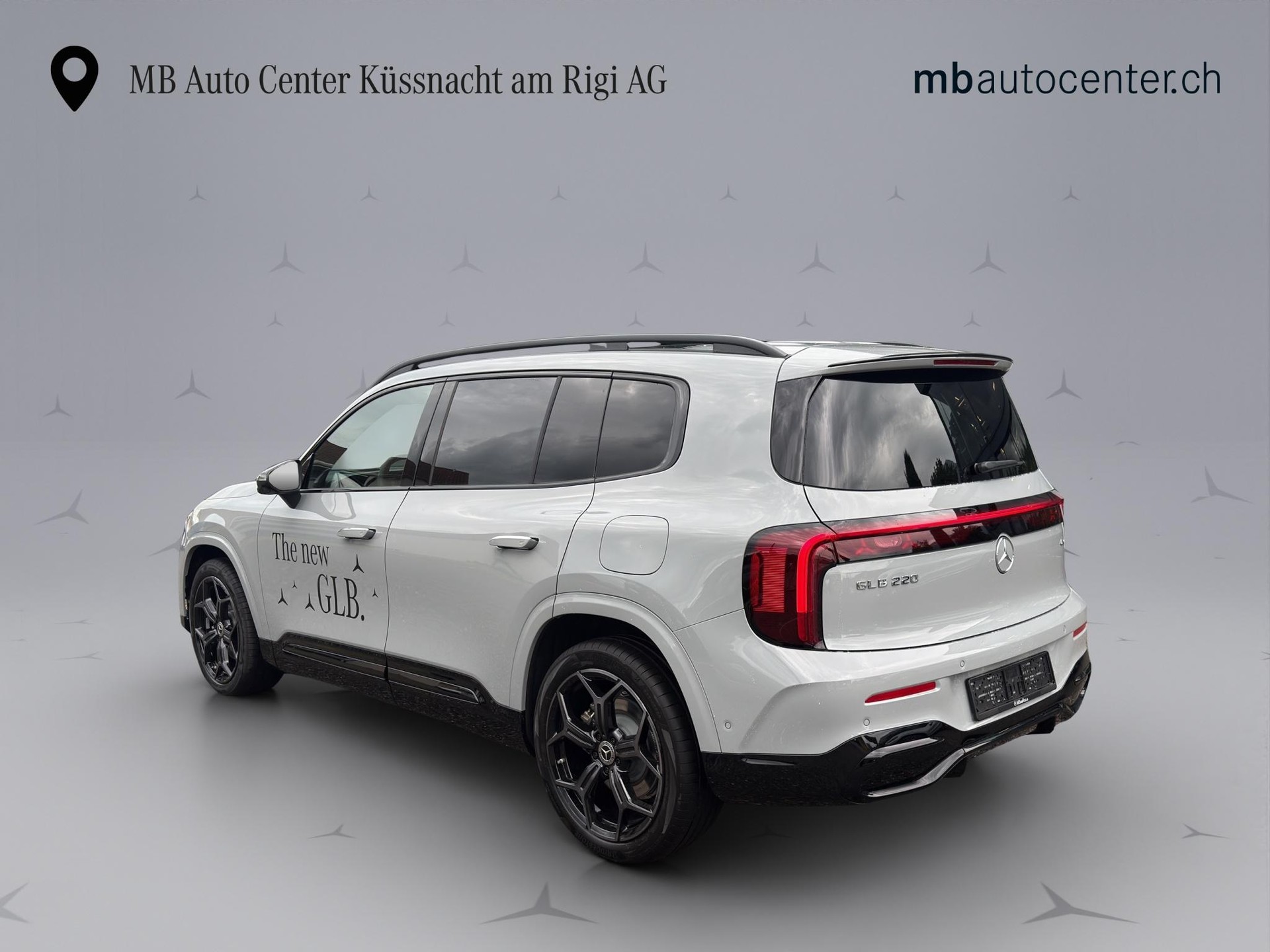 MERCEDES-BENZ GLB 220 4matic-showroom-element-3