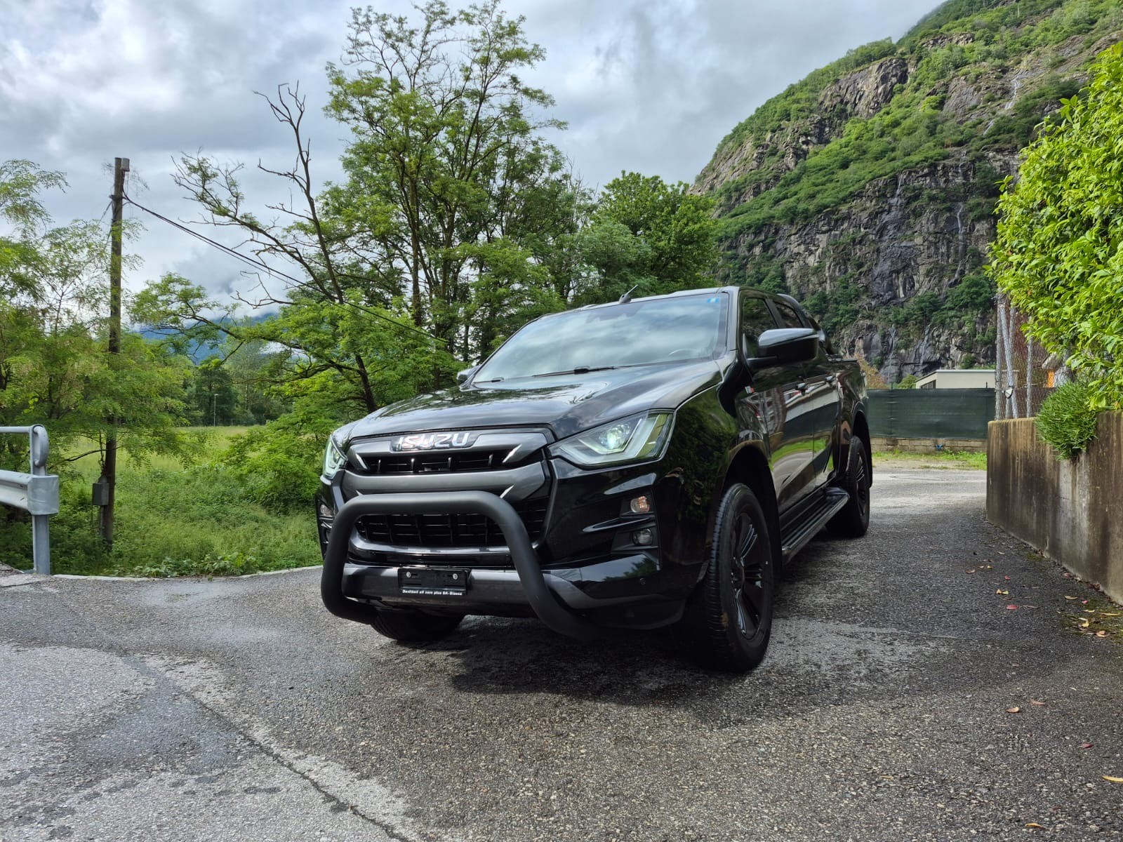 ISUZU D-MAX 1.9 SpaceCab N60FF 4x4 AT-showroom-element-1