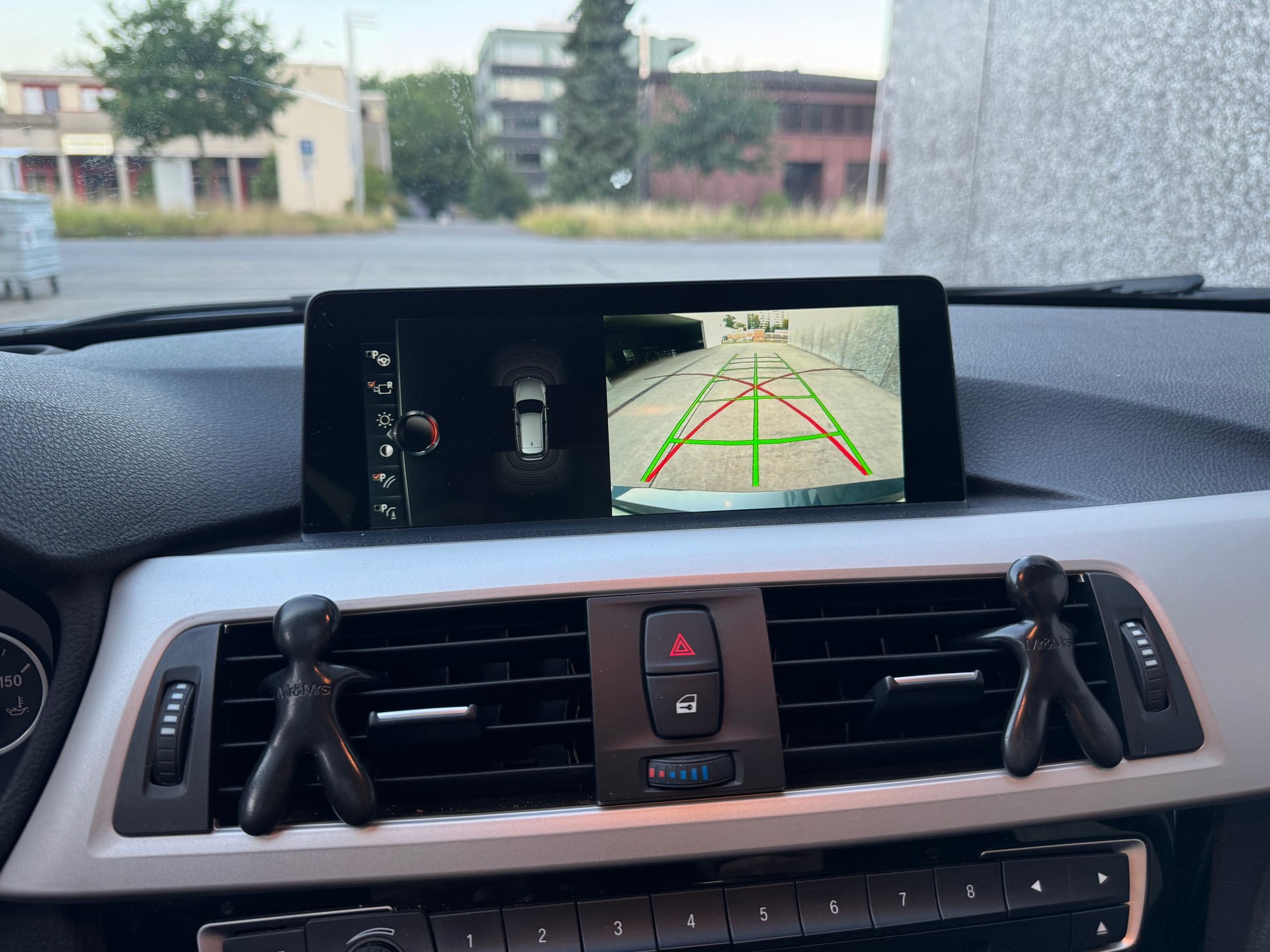 BMW 320d xDrive Touring Sport Line Steptronic-image-14