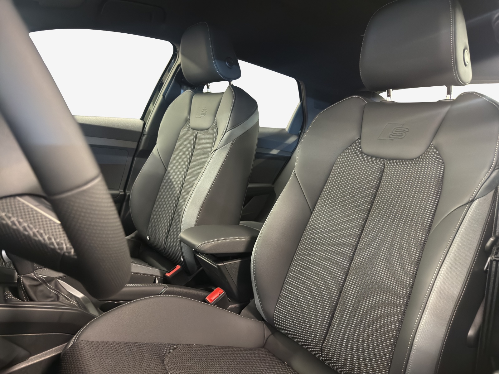 AUDI A1 Sportback 30 TFSI Attraction S-tronic-image-12