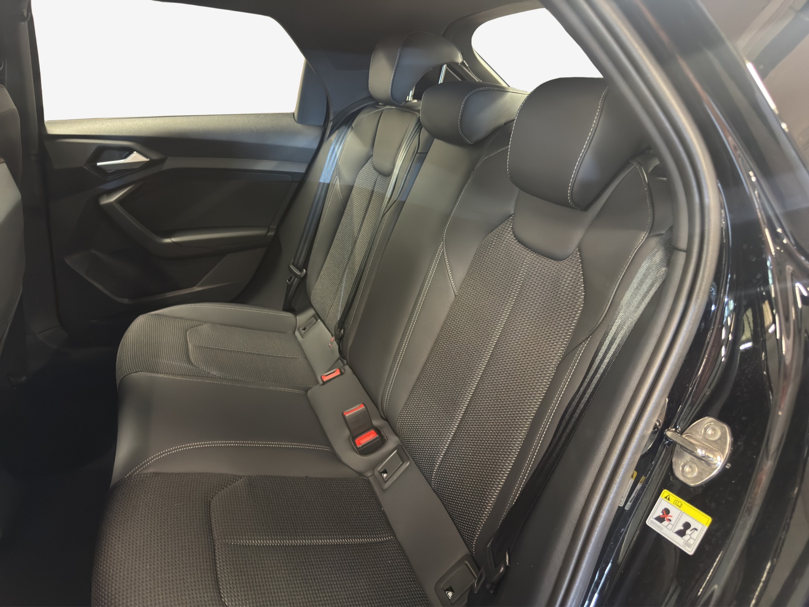 AUDI A1 Sportback 30 TFSI Attraction S-tronic-image-8