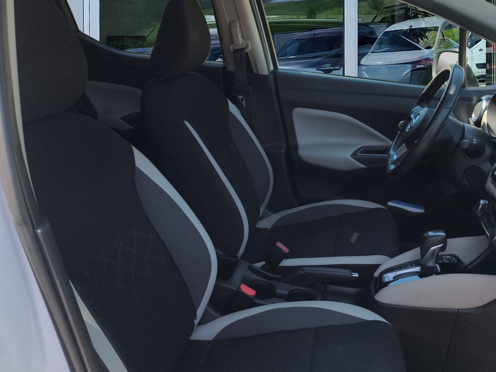NISSAN Micra IG-T 100 n-connecta Xtronic-image-8