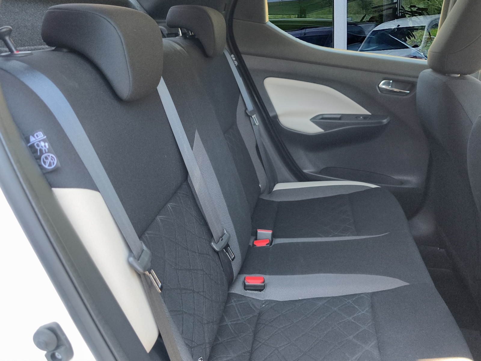 NISSAN Micra IG-T 100 n-connecta Xtronic-image-13
