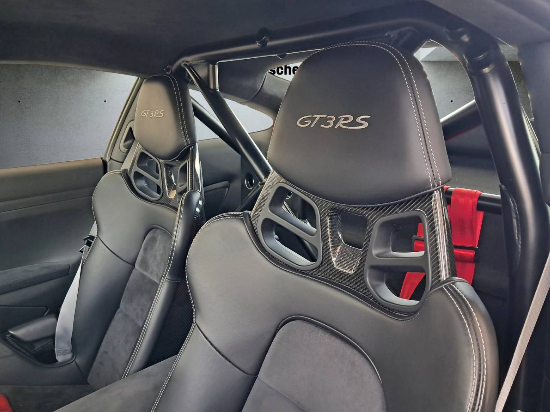 PORSCHE 911 GT3 RS-image-24