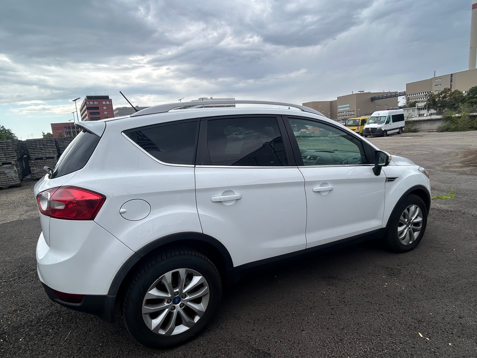 FORD Kuga 2.0 TDCi Titanium 4WD PowerShift-image-5