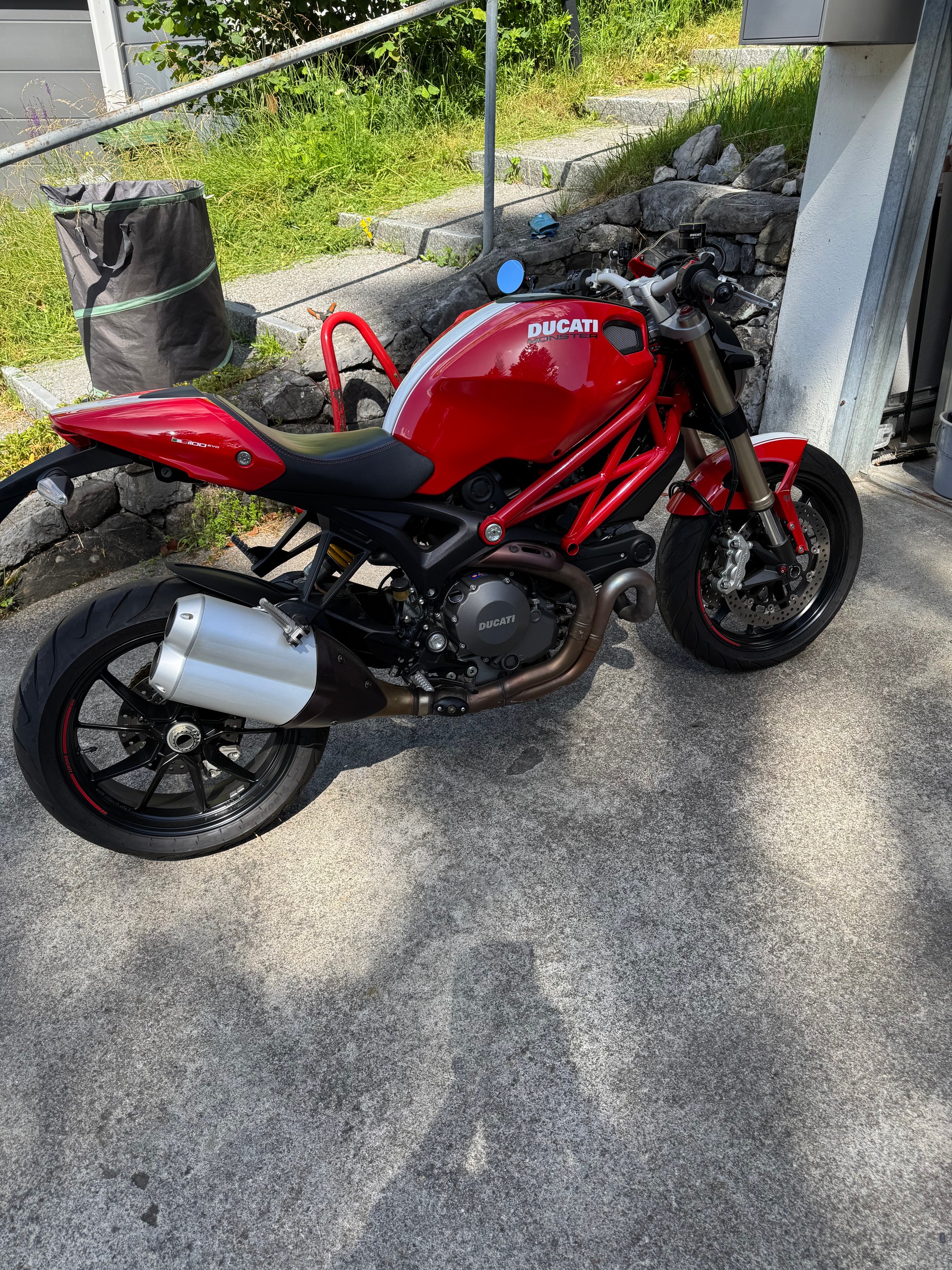 DUCATI Monster 1100 EVO ABS-image-3