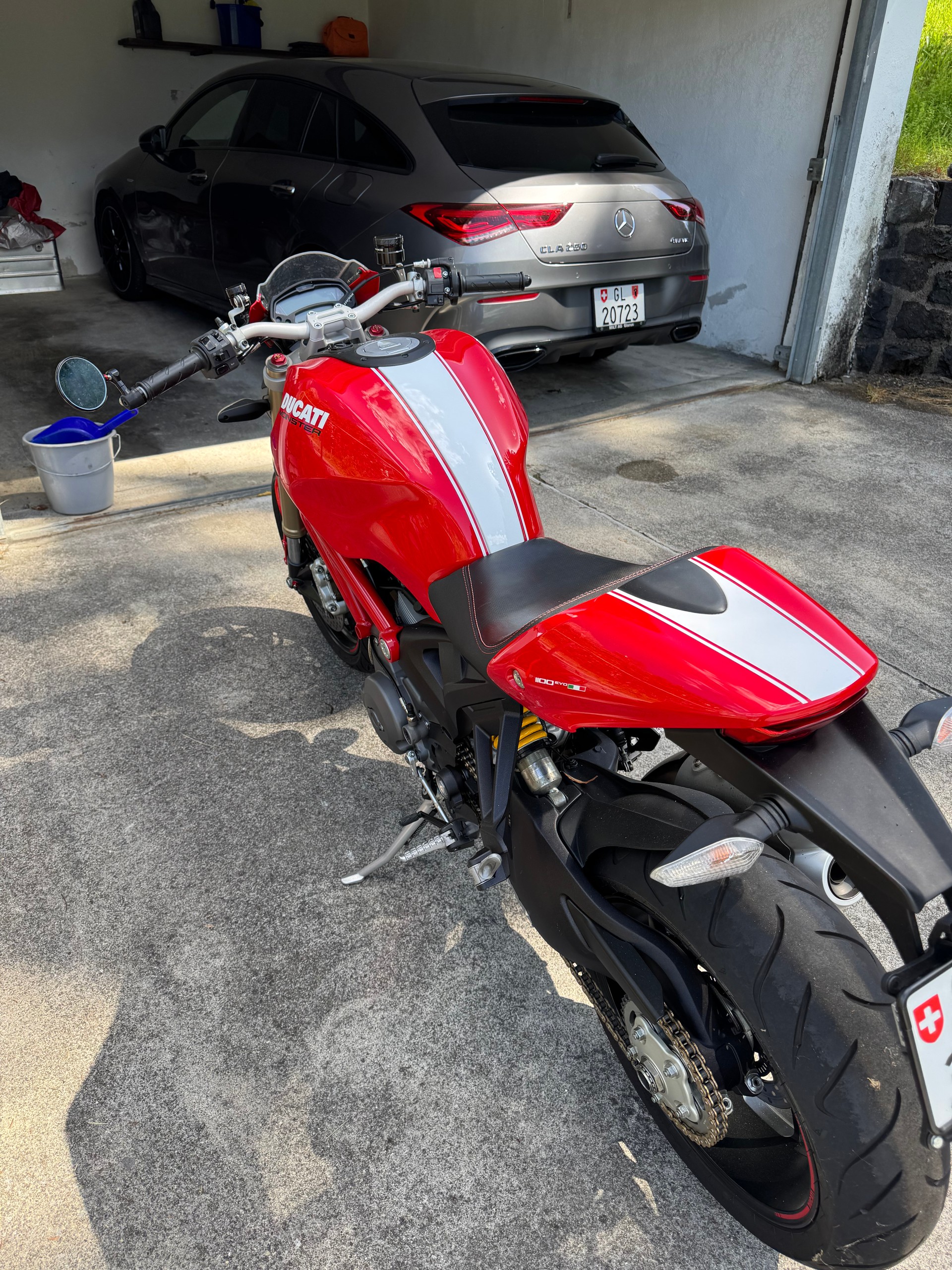DUCATI Monster 1100 EVO ABS-image-2