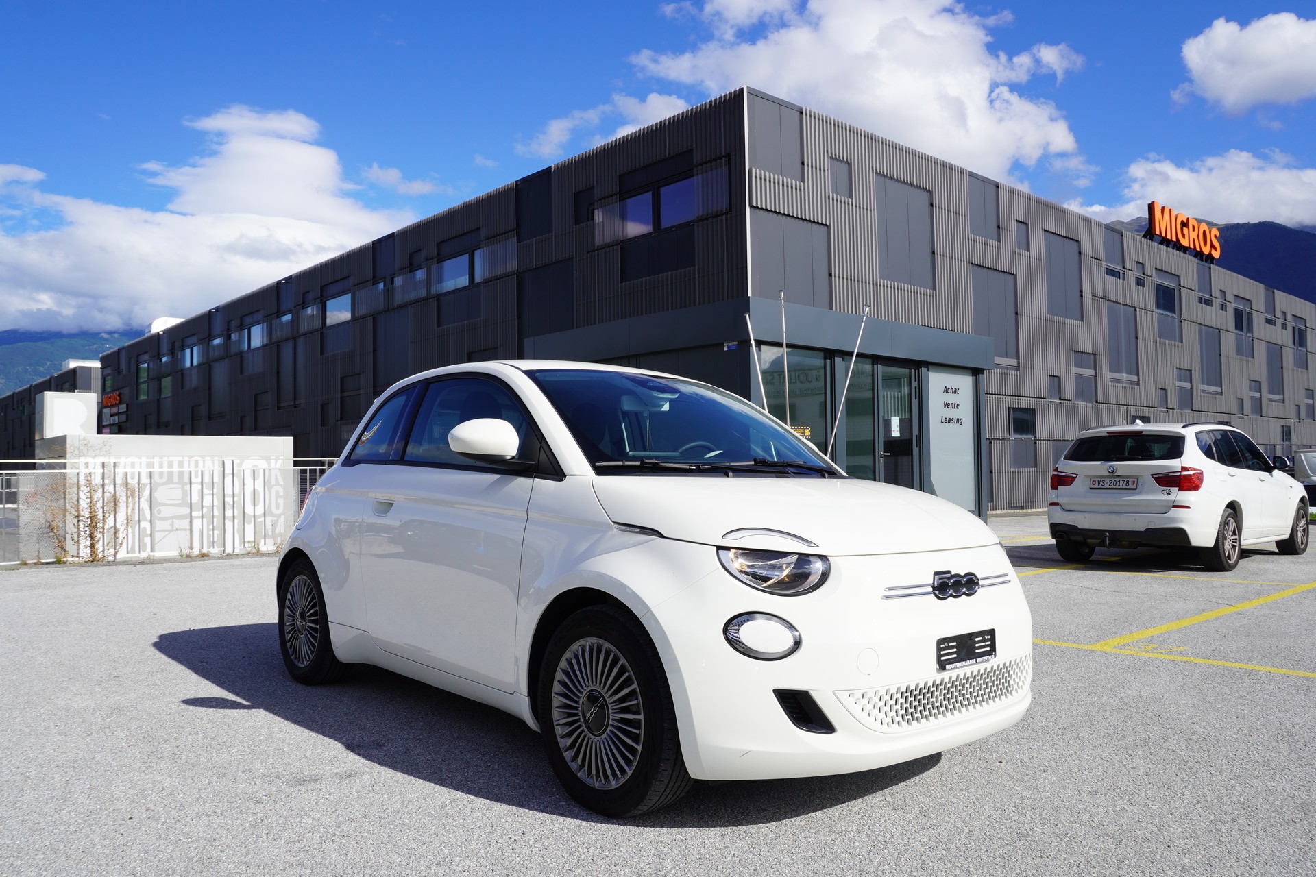 FIAT 500 electric 87 kW Icon-showroom-element-3