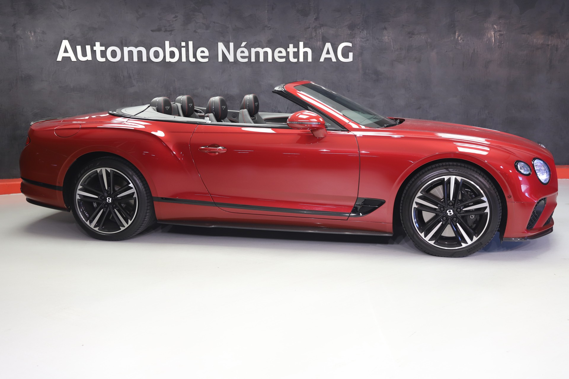 BENTLEY Continental GTC 4.0 V8-showroom-element-1