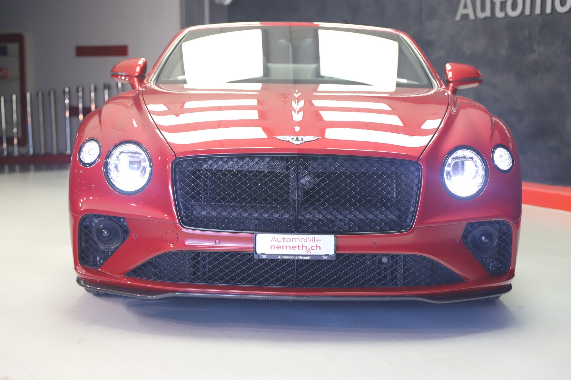 BENTLEY Continental GTC 4.0 V8-showroom-element-3