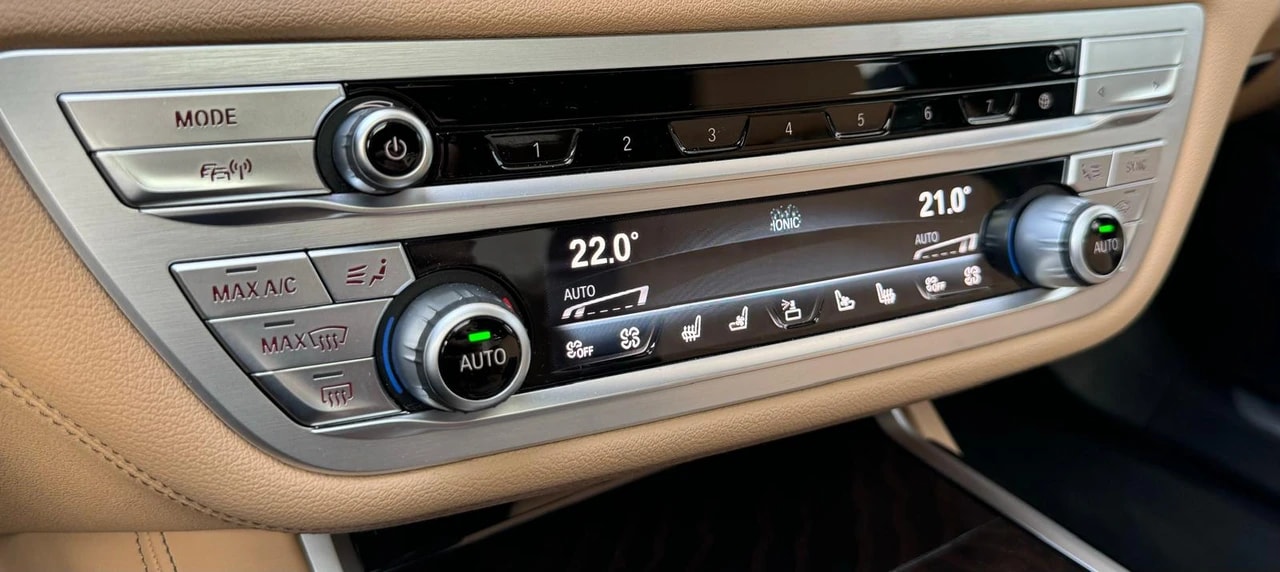 BMW 750i xDrive Steptronic M Sport-image-19