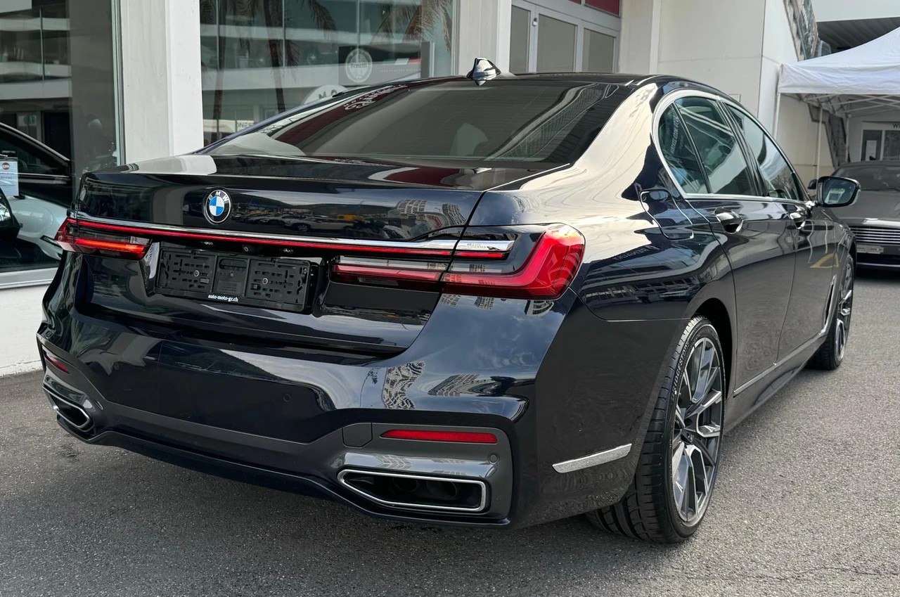 BMW 750i xDrive Steptronic M Sport-image-4