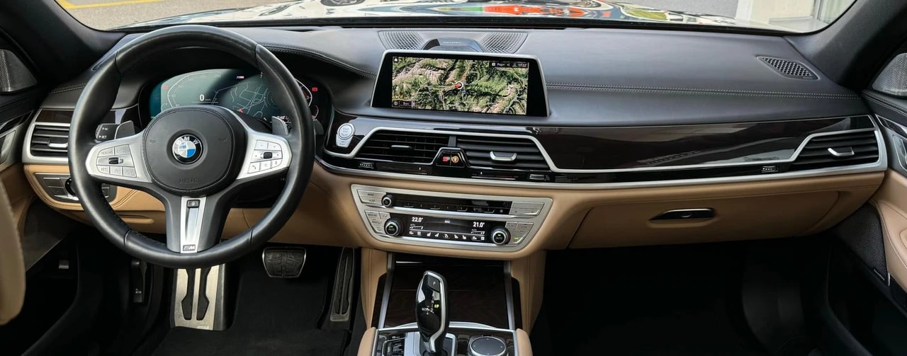 BMW 750i xDrive Steptronic M Sport-image-11