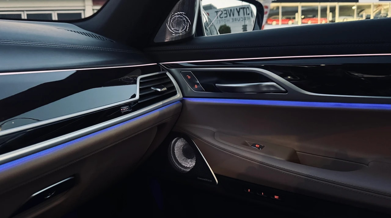 BMW 750i xDrive Steptronic M Sport-image-21