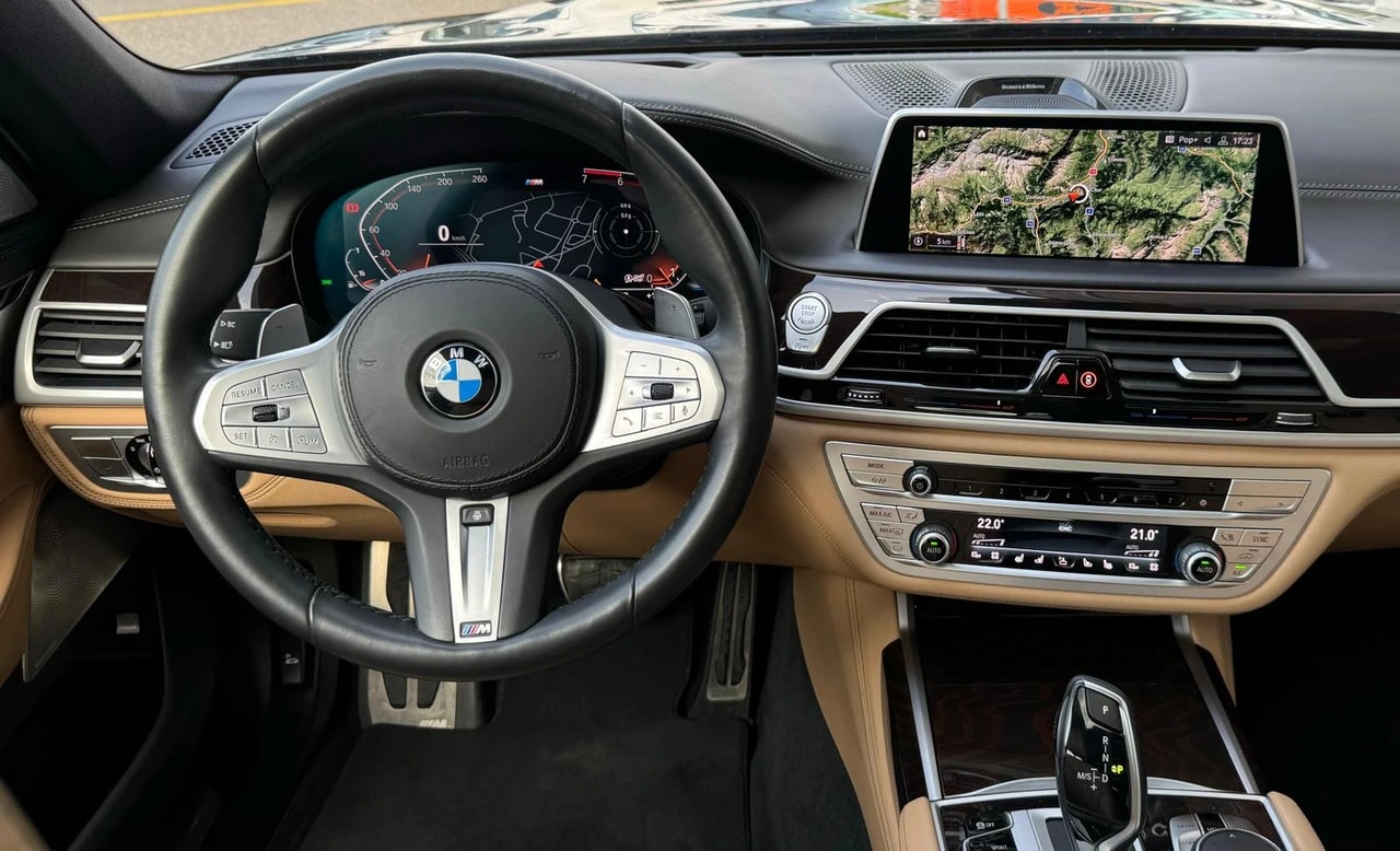 BMW 750i xDrive Steptronic M Sport-image-12