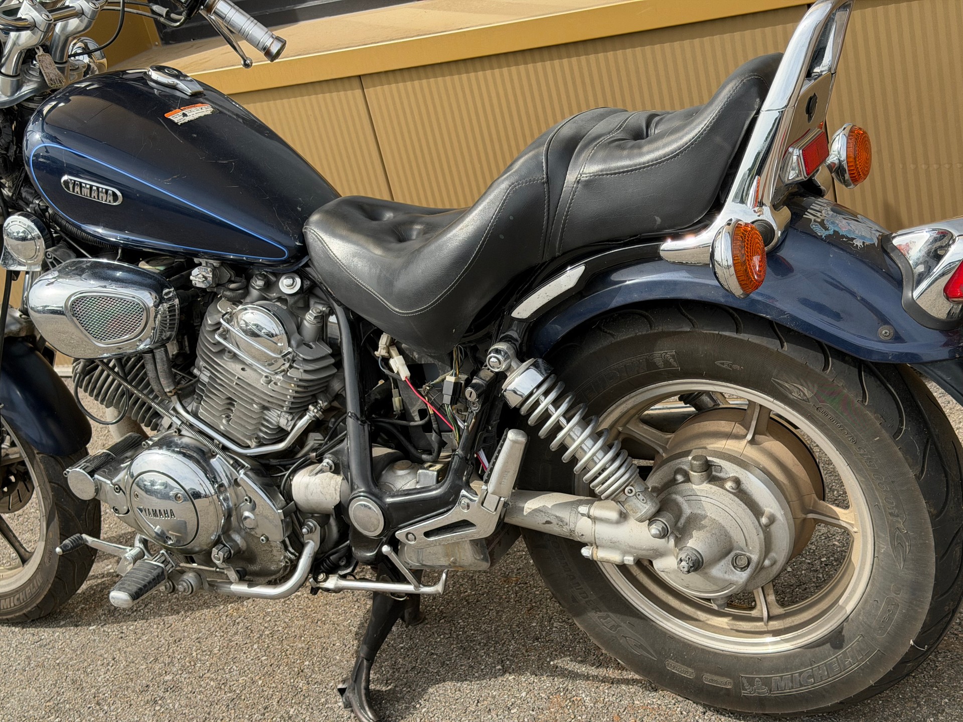 YAMAHA XV 750 Virago-image-13
