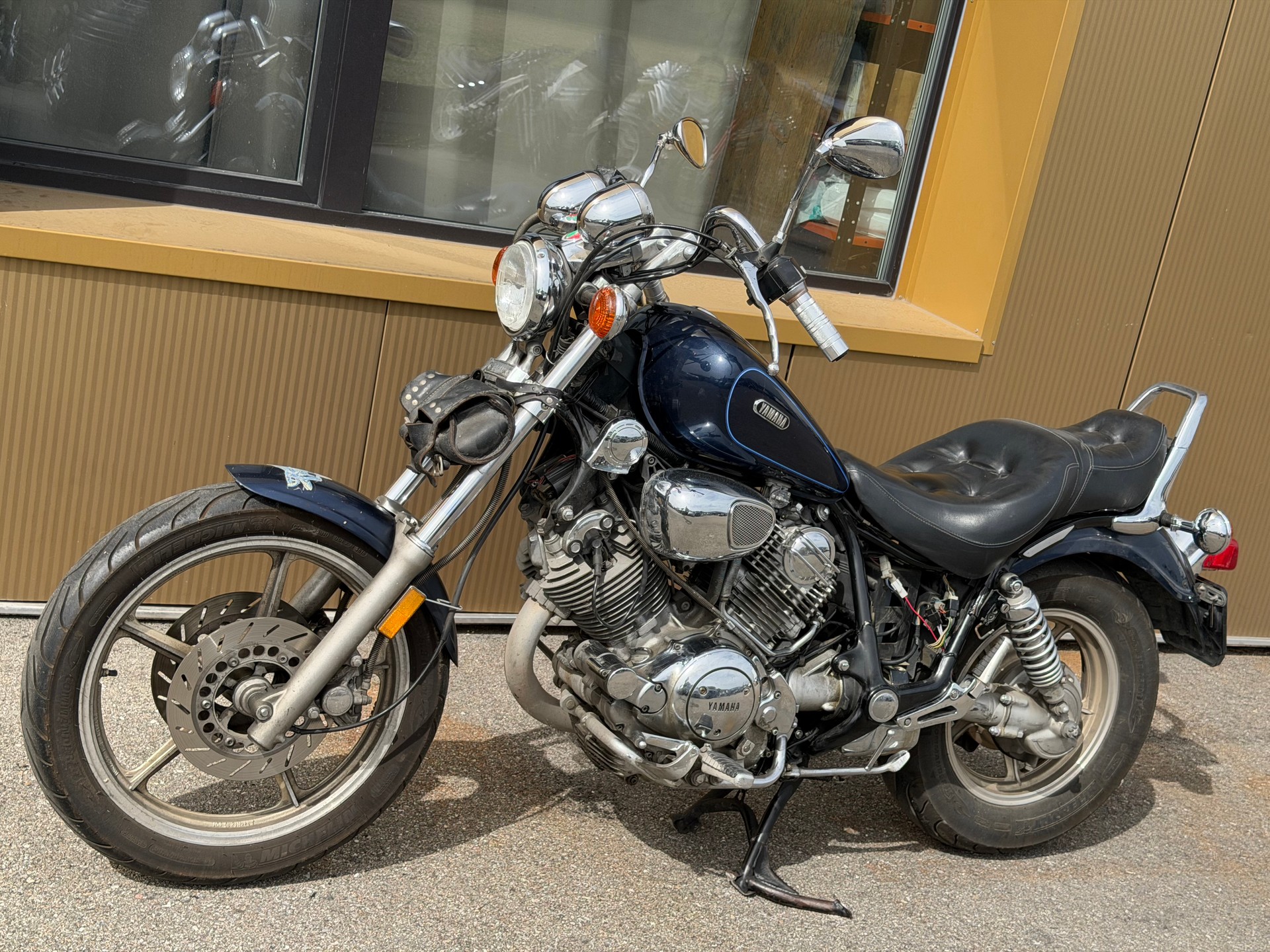 YAMAHA XV 750 Virago-image-9