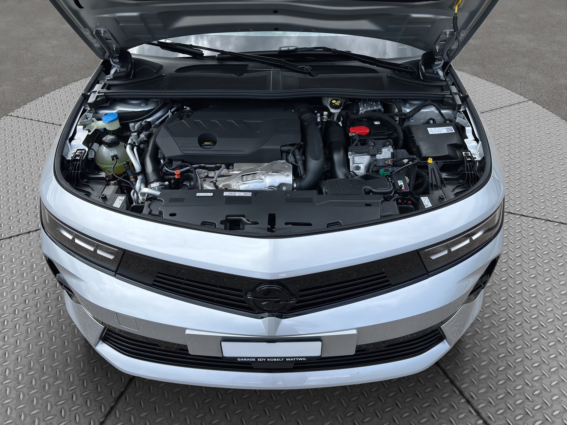 OPEL Astra 1.6 PHEV Turbo Swiss Plus A-image-21