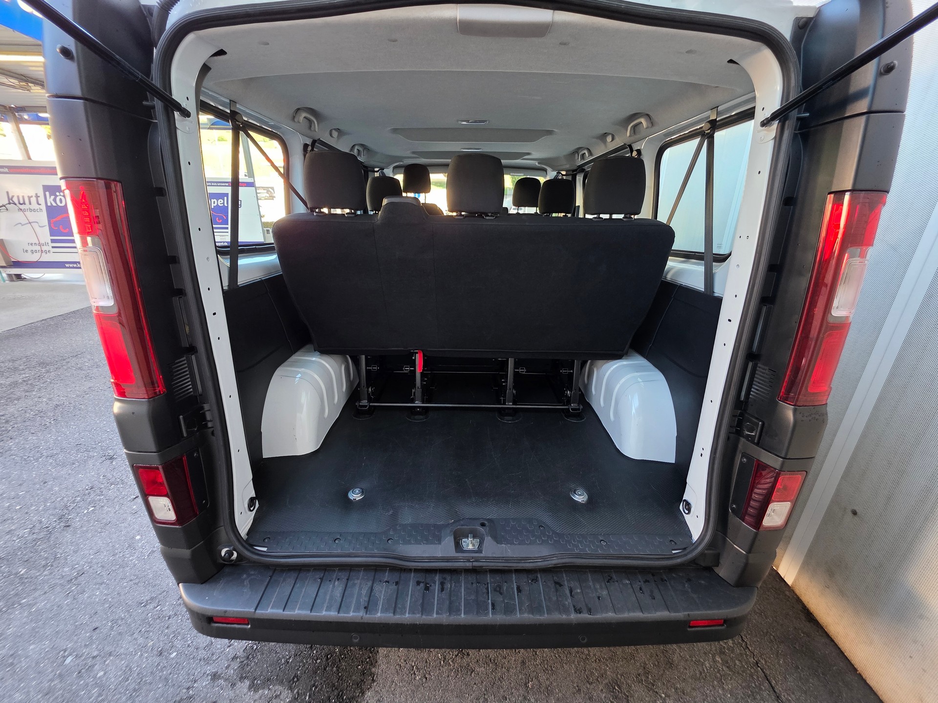 RENAULT Trafic Blue dCi 110 Passenger Equilibre-showroom-element-3