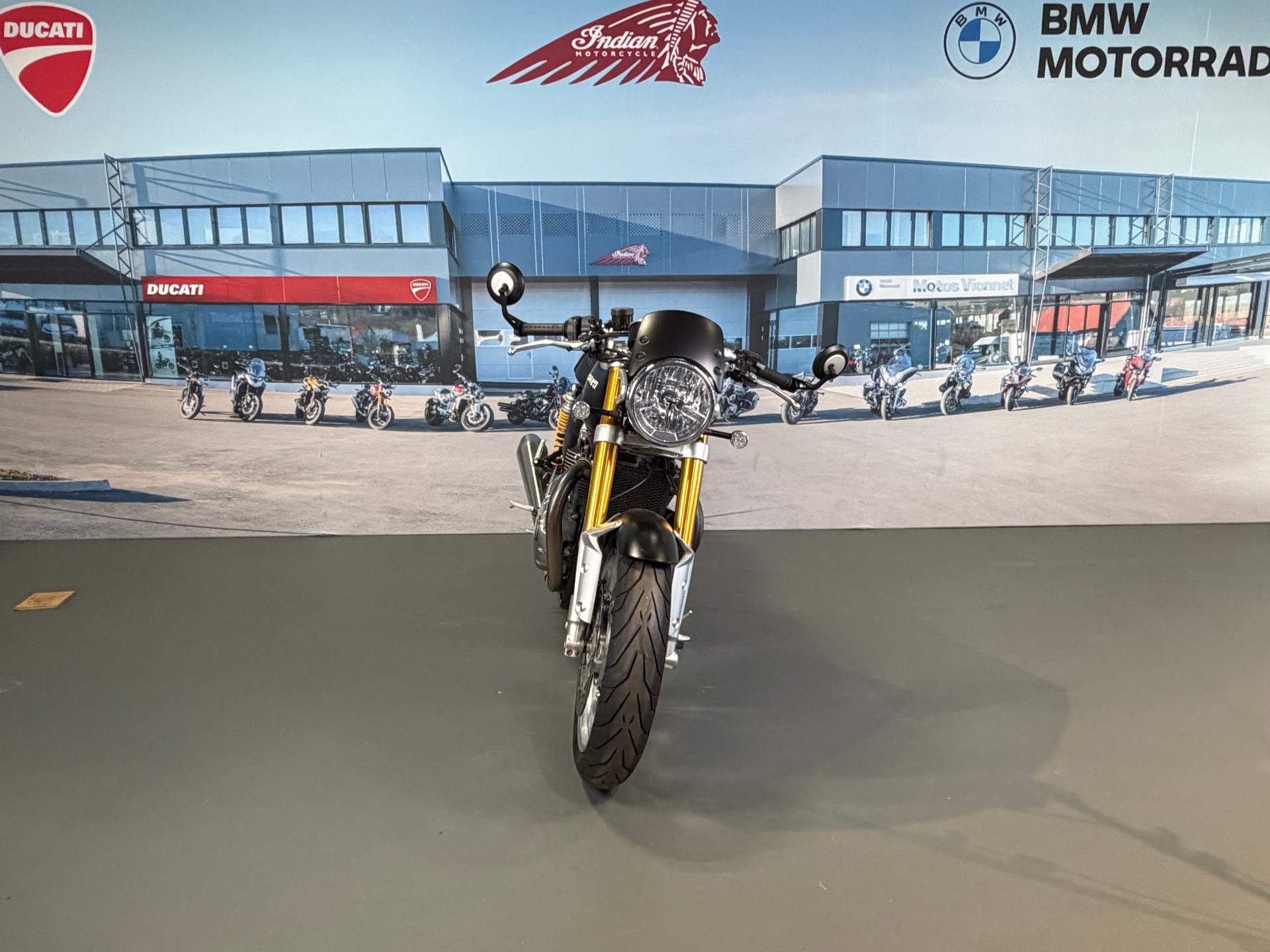 TRIUMPH Thruxton R 1200 i ABS-image-1