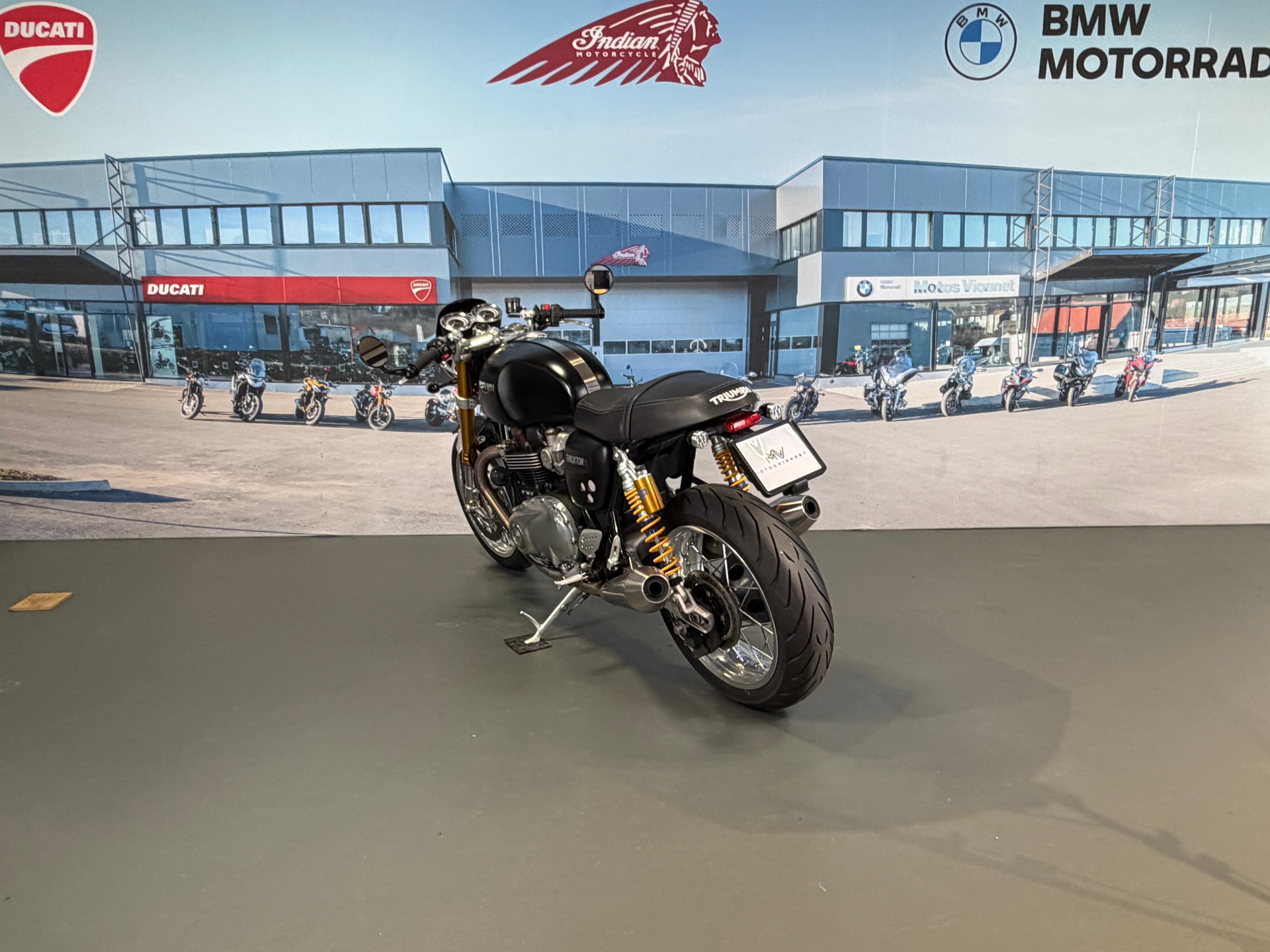 TRIUMPH Thruxton R 1200 i ABS-image-4