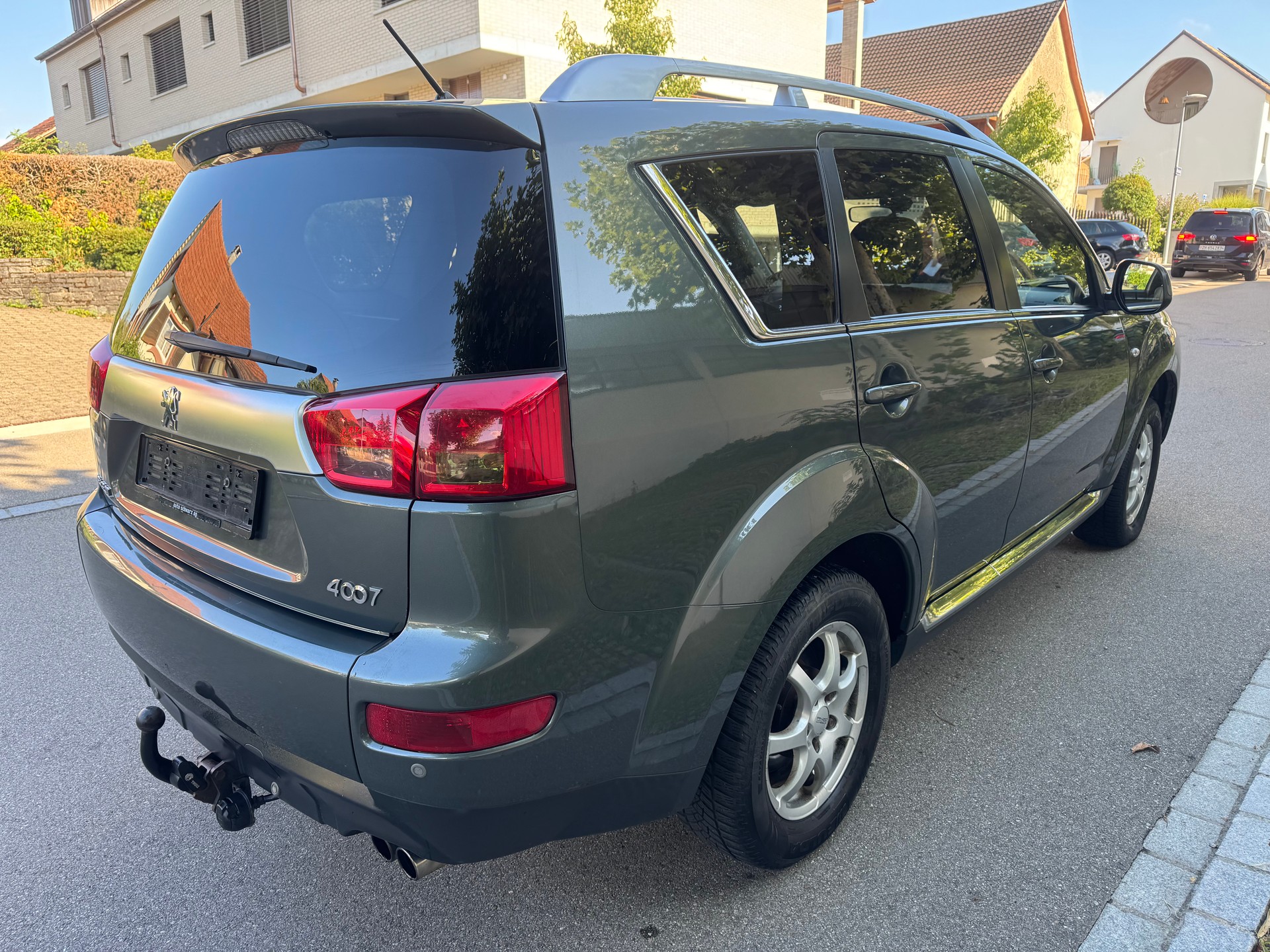 PEUGEOT 4007 2.2 HDi Platinum Edition DCS6-image-1
