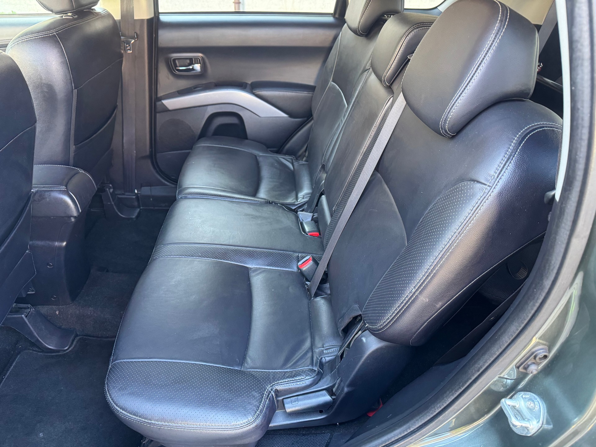 PEUGEOT 4007 2.2 HDi Platinum Edition DCS6-image-7