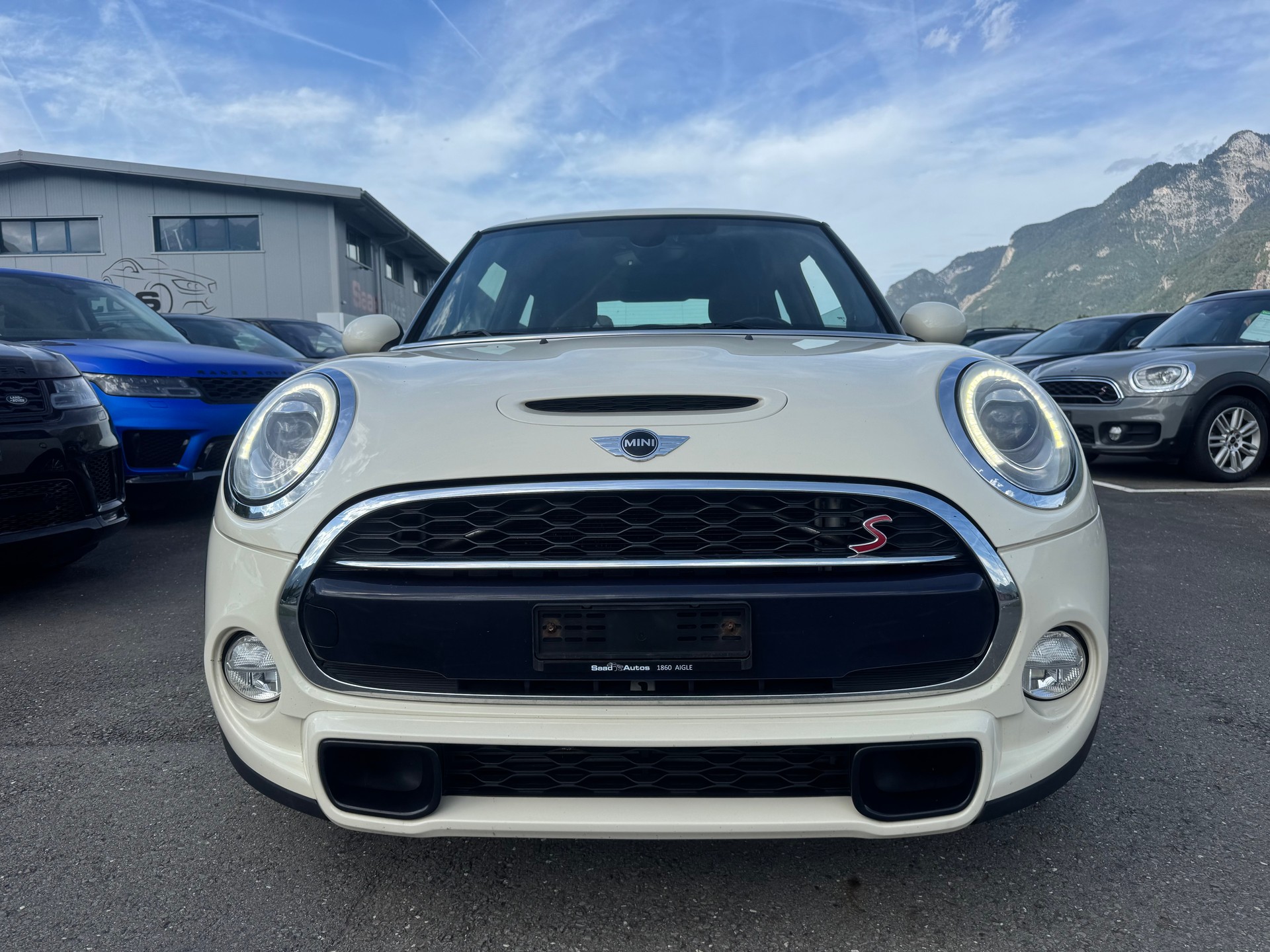 MINI Cooper S-showroom-element-2
