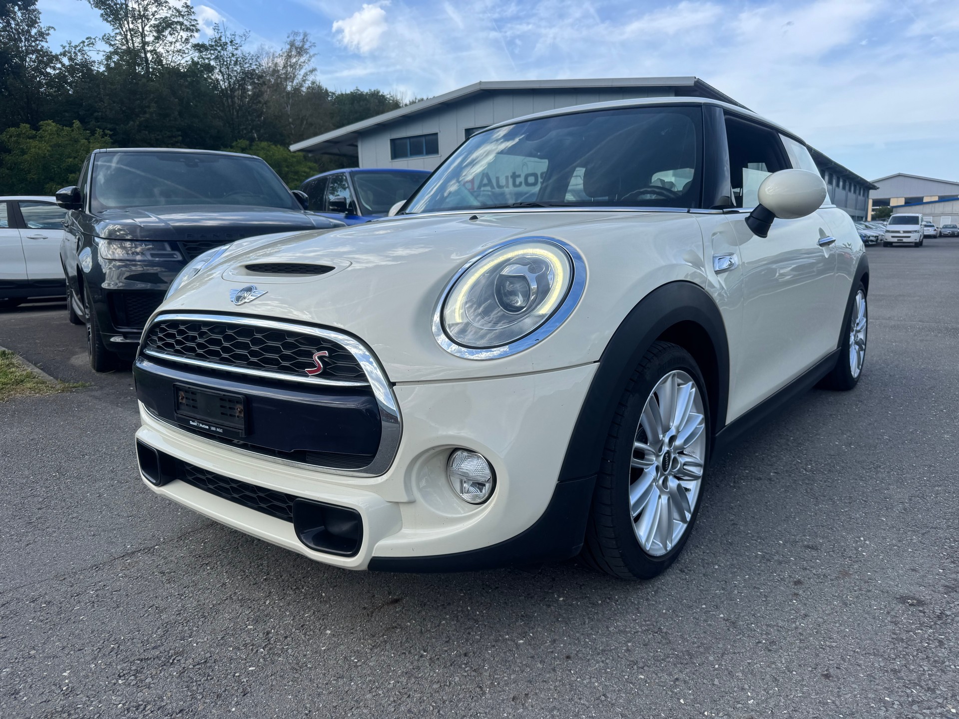 MINI Cooper S-showroom-element-1