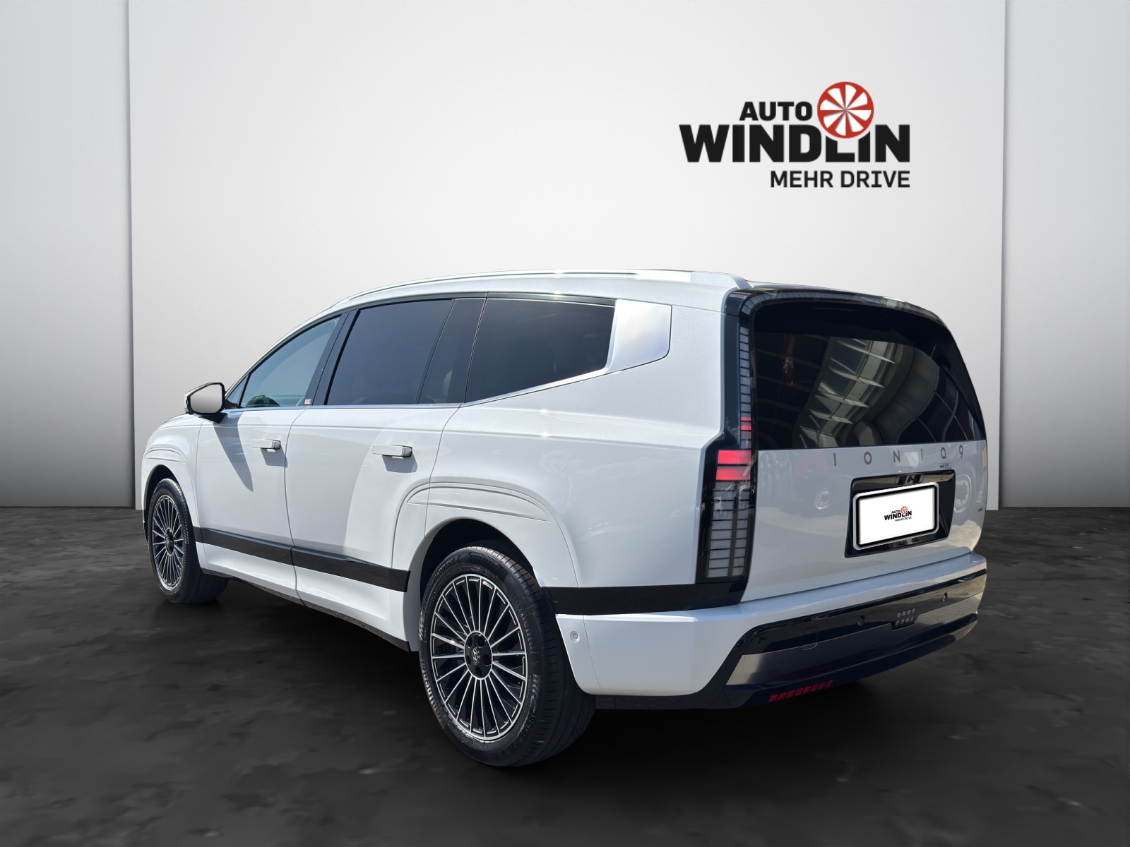 HYUNDAI Ioniq 9 110 kWh Calligraphy 4WD+ 6P-showroom-element-2