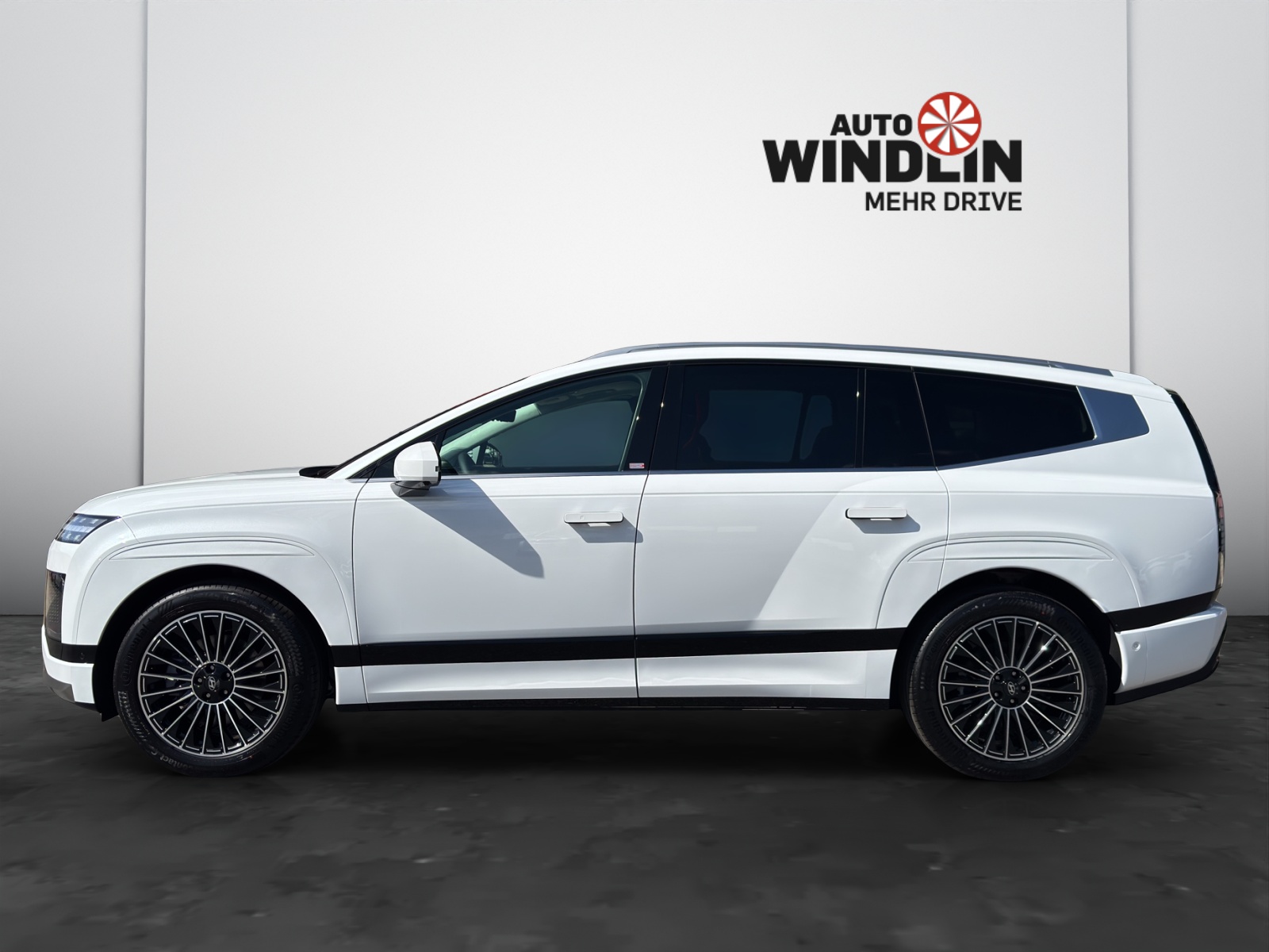 HYUNDAI Ioniq 9 110 kWh Calligraphy 4WD+ 6P-showroom-element-3