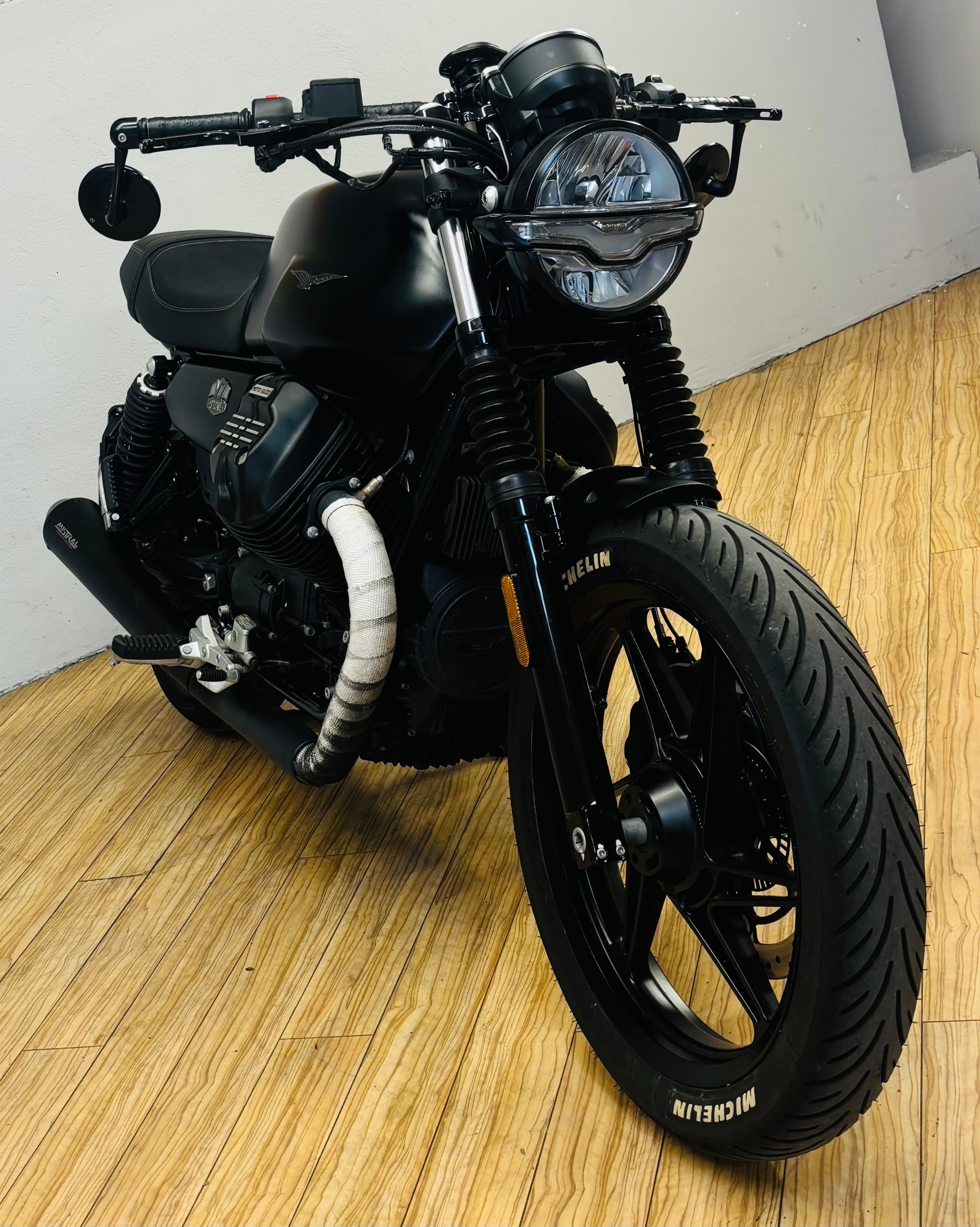 MOTO GUZZI V7 IV 850 Stone-image-0