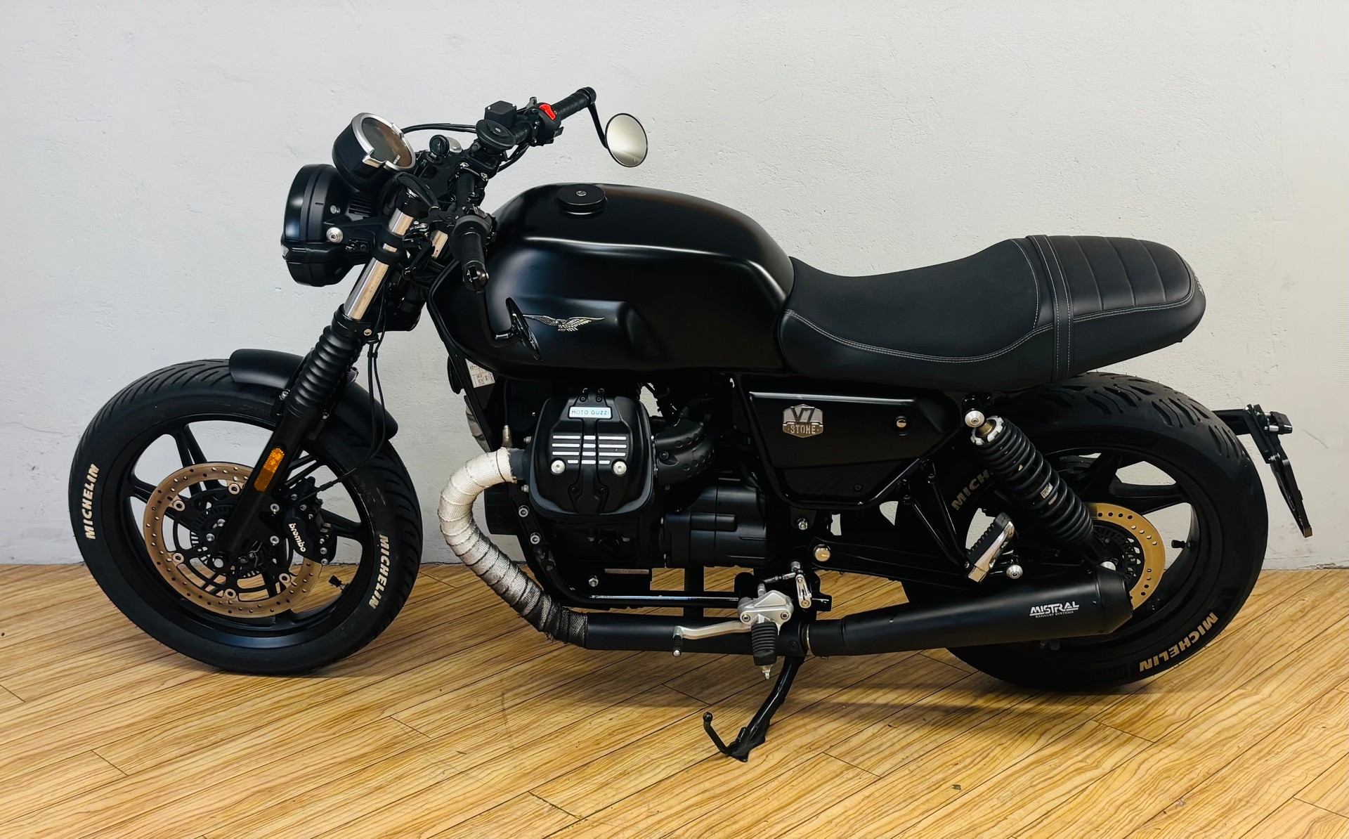 MOTO GUZZI V7 IV 850 Stone-image-5