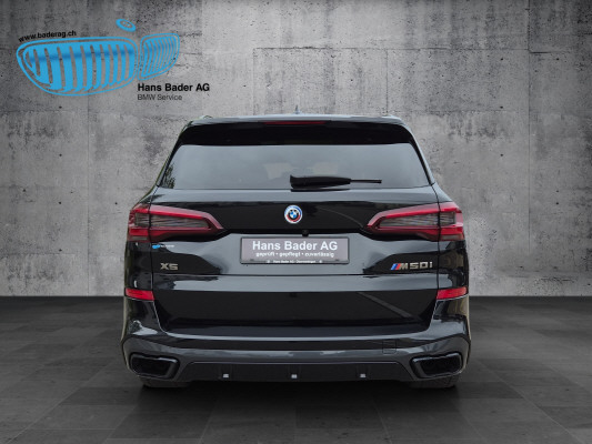 BMW X5 xDrive M50i-showroom-element-3