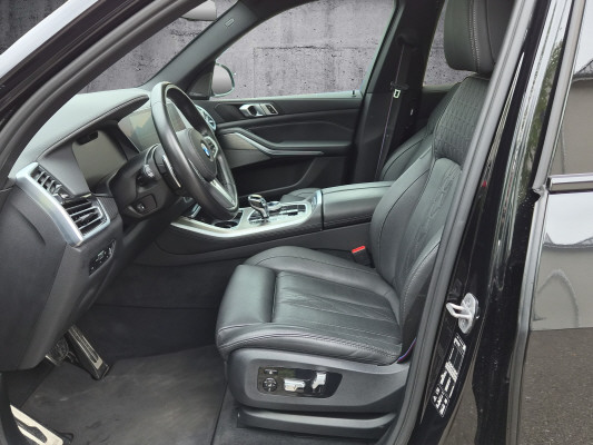BMW X5 xDrive M50i-image-5