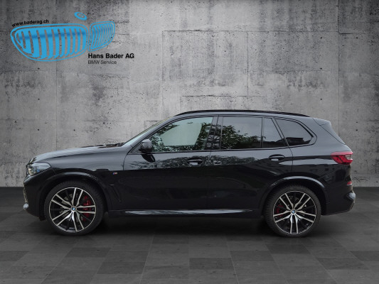 BMW X5 xDrive M50i-showroom-element-2