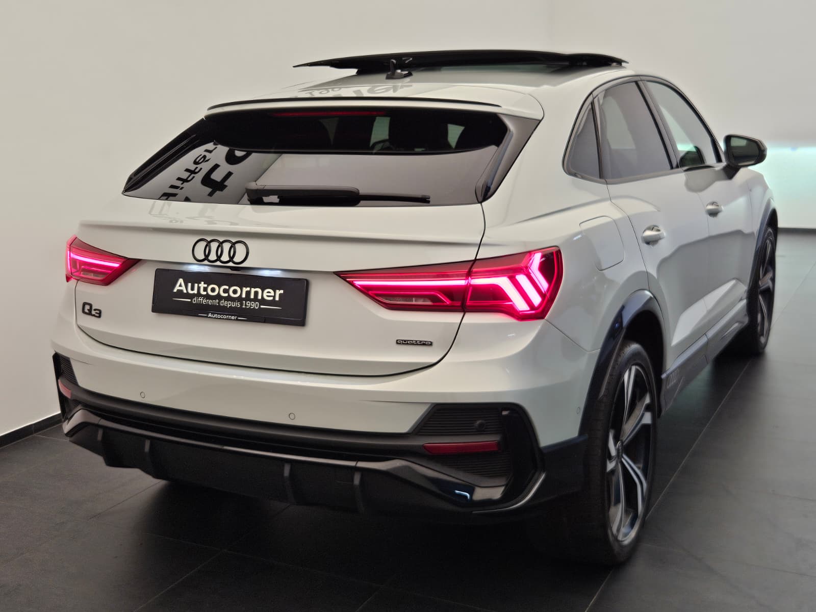 AUDI Q3 Sportback 40 TDI S line Attraction quattro S-tronic-image-6