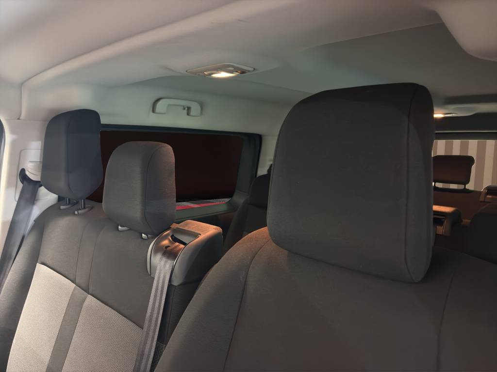 PEUGEOT Traveller 2.0 BlueHDi Business Standard EAT8-image-12