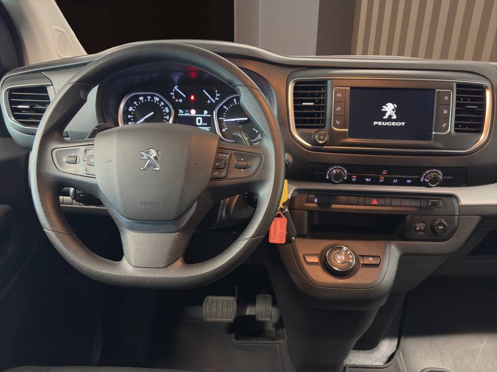 PEUGEOT Traveller 2.0 BlueHDi Business Standard EAT8-image-4