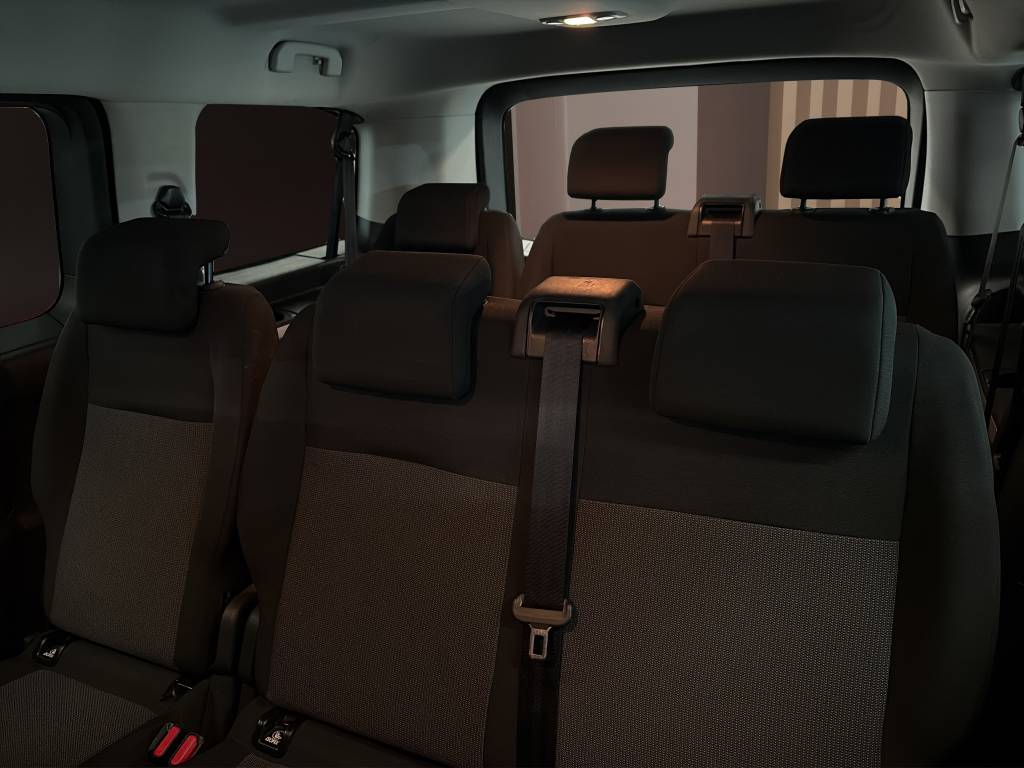 PEUGEOT Traveller 2.0 BlueHDi Business Standard EAT8-image-6