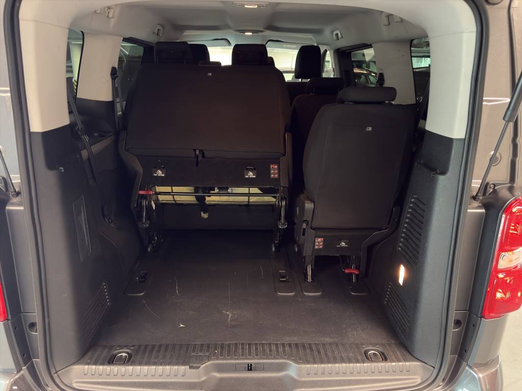 PEUGEOT Traveller 2.0 BlueHDi Business Standard EAT8-image-13