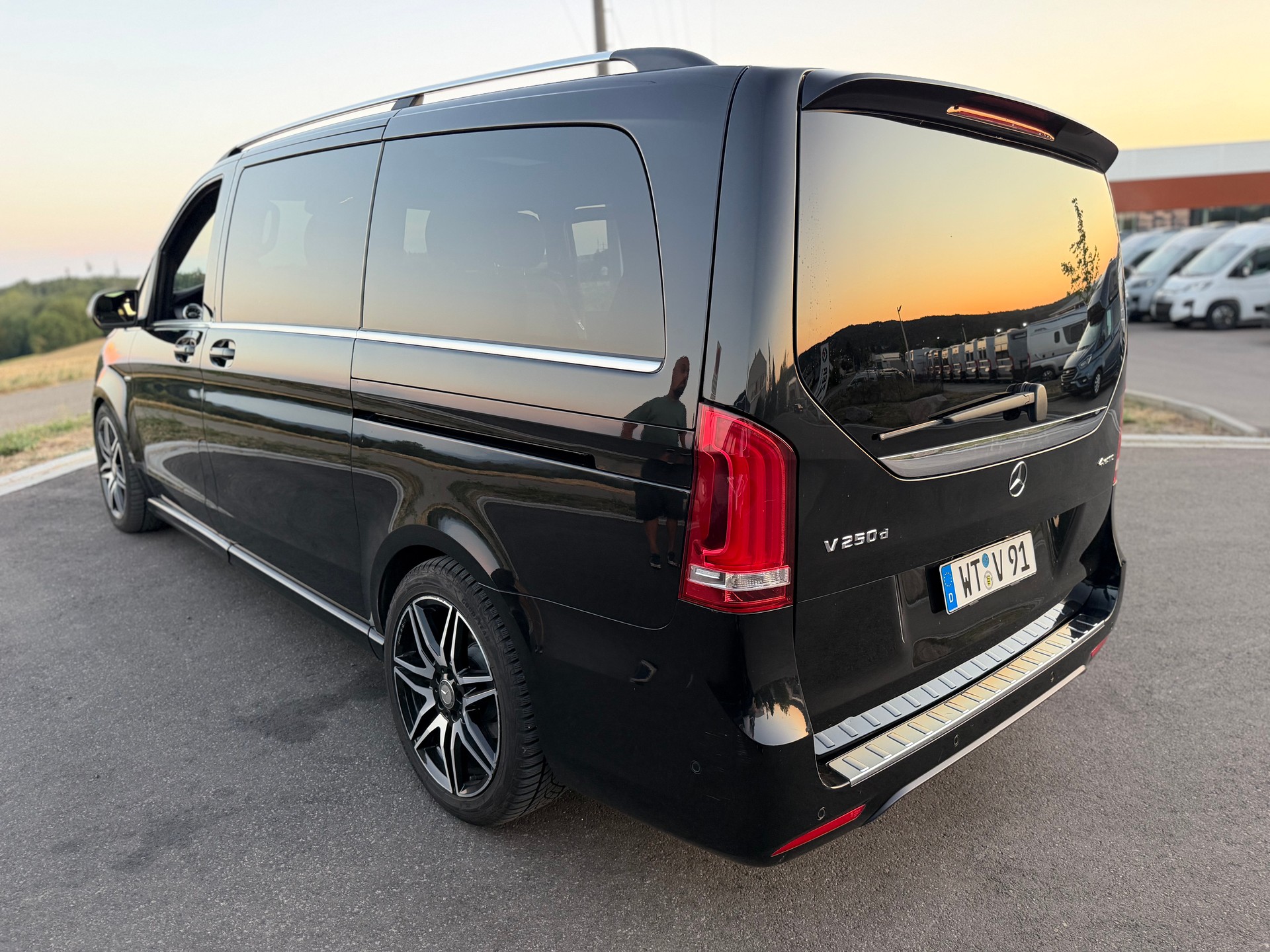MERCEDES-BENZ V 250 d Exclusive lang 4Matic 7G-Tronic-showroom-element-1