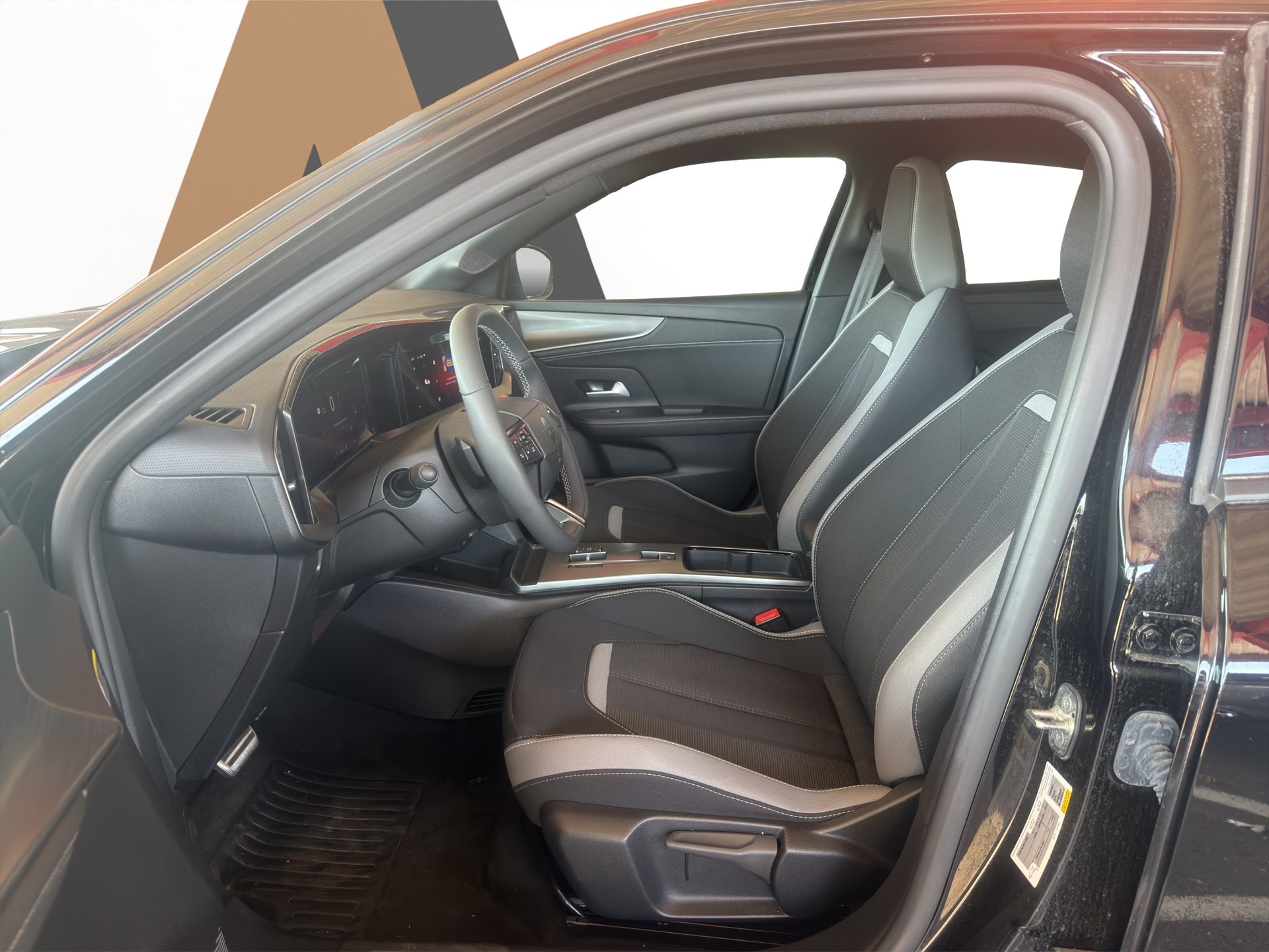 OPEL MOKKA 1.2 Hybrid 145 GS e-DCT6-image-8