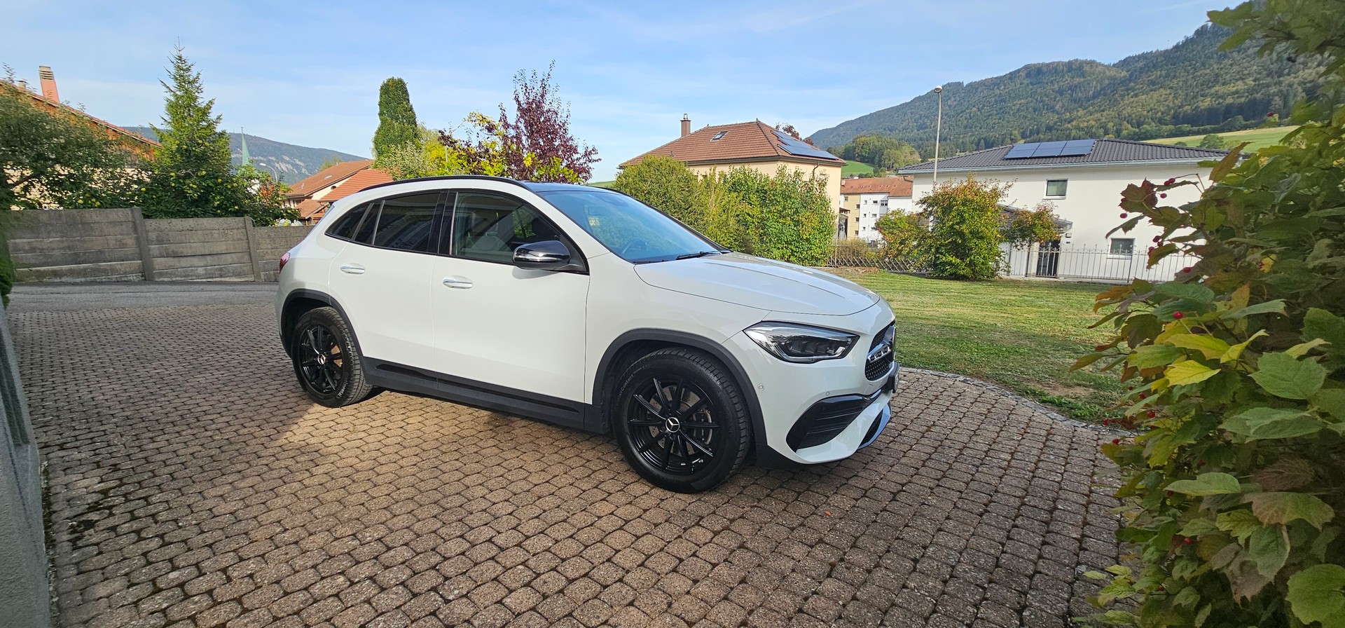 MERCEDES-BENZ GLA 250 AMG Line 4matic