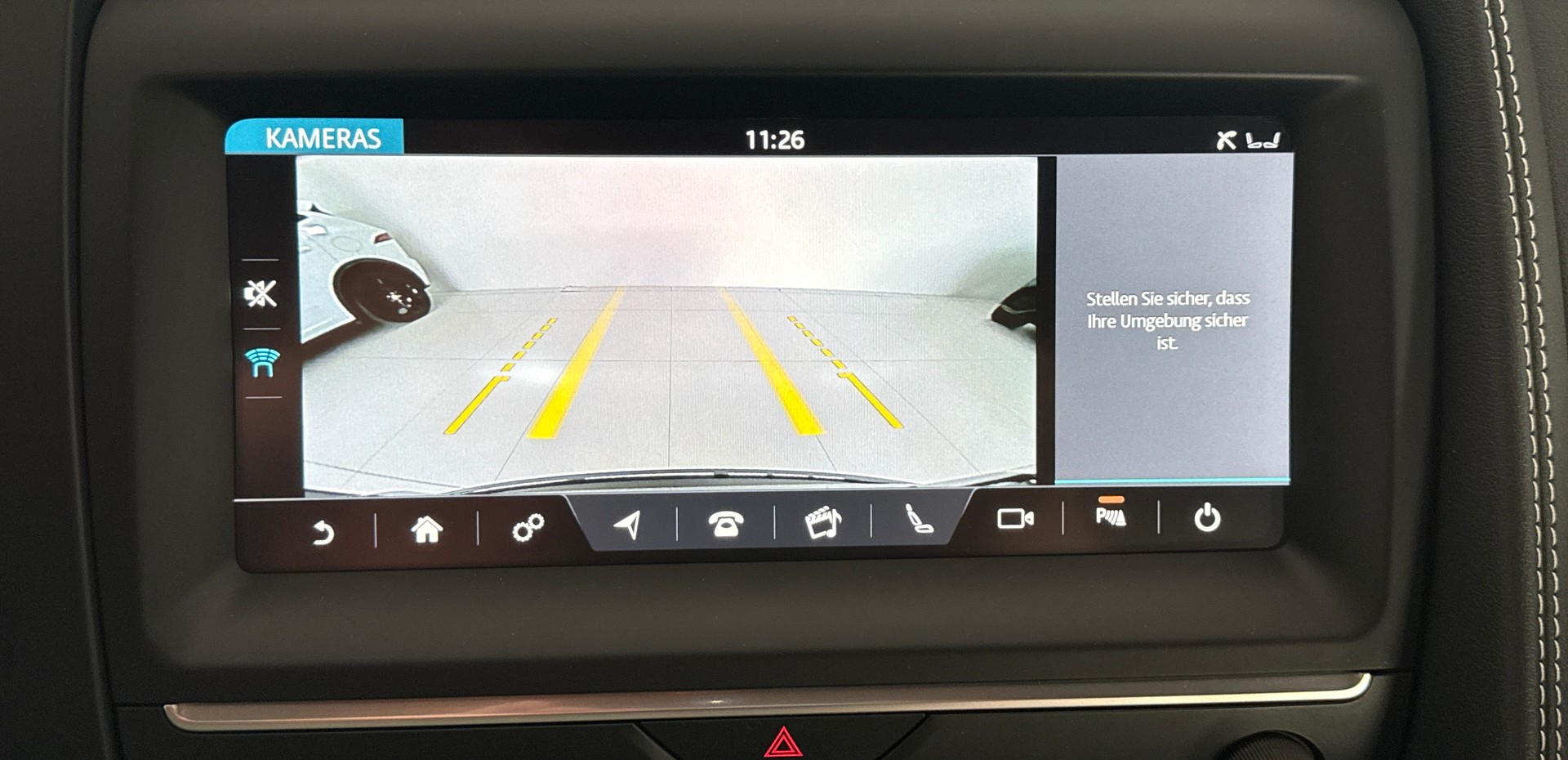JAGUAR E-Pace 2.0d D180 R-Dynamic S AWD Automatik-image-14