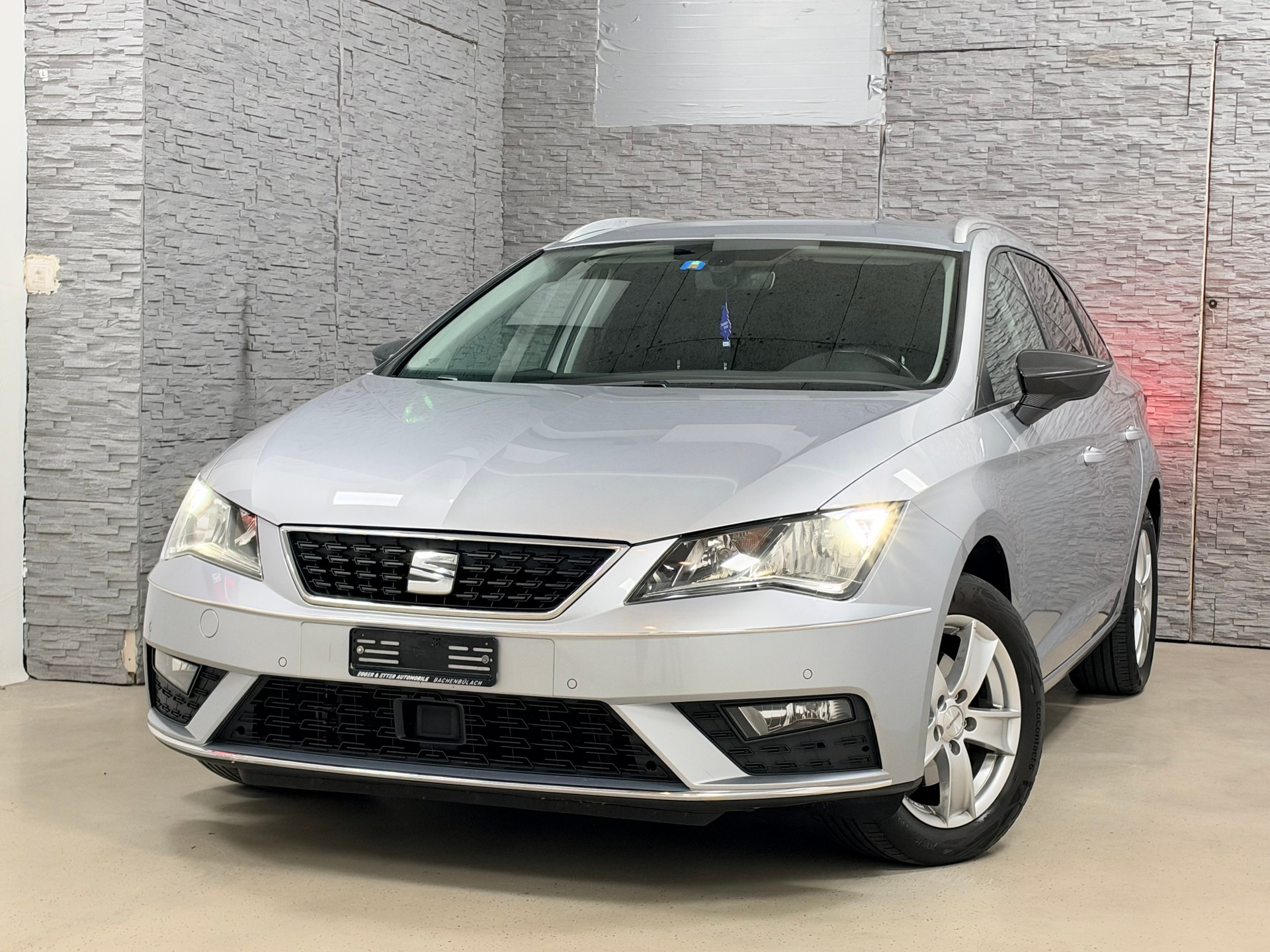 SEAT Leon ST 1.6 TDI CR Style DSG-showroom-element-2