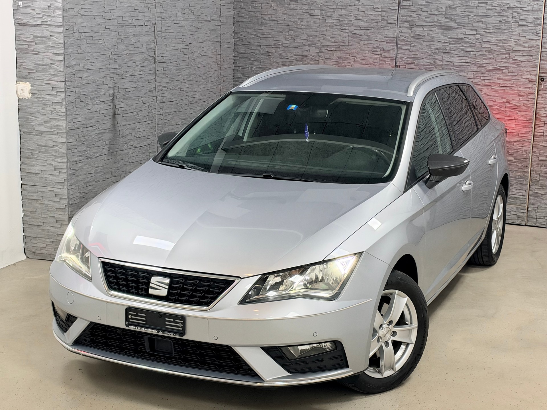 SEAT Leon ST 1.6 TDI CR Style DSG-showroom-element-3