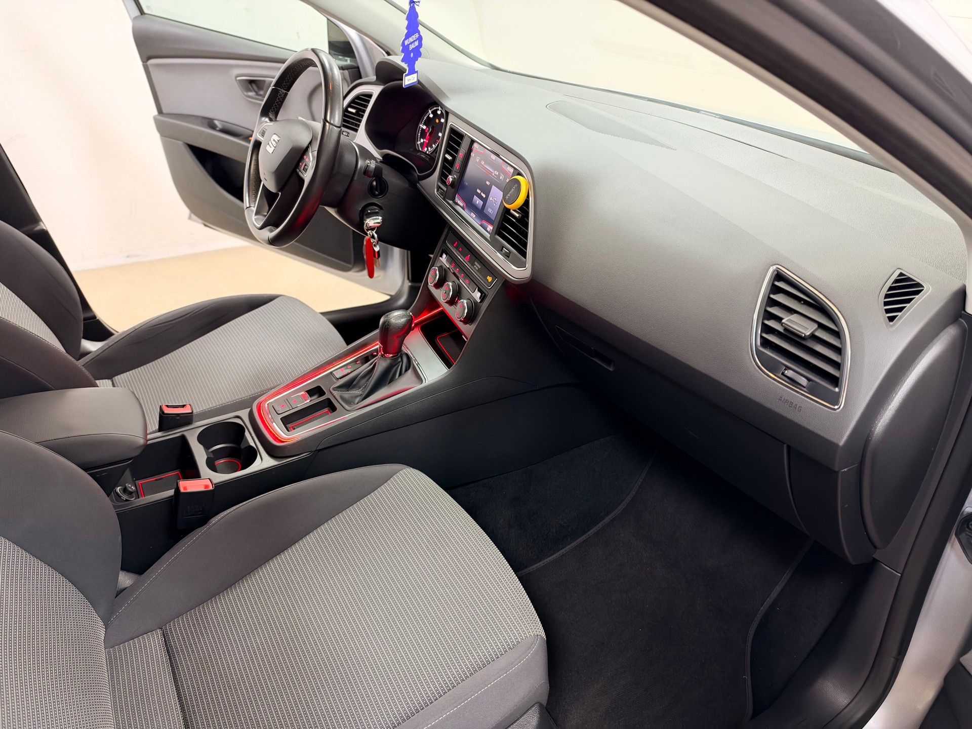 SEAT Leon ST 1.6 TDI CR Style DSG-image-9